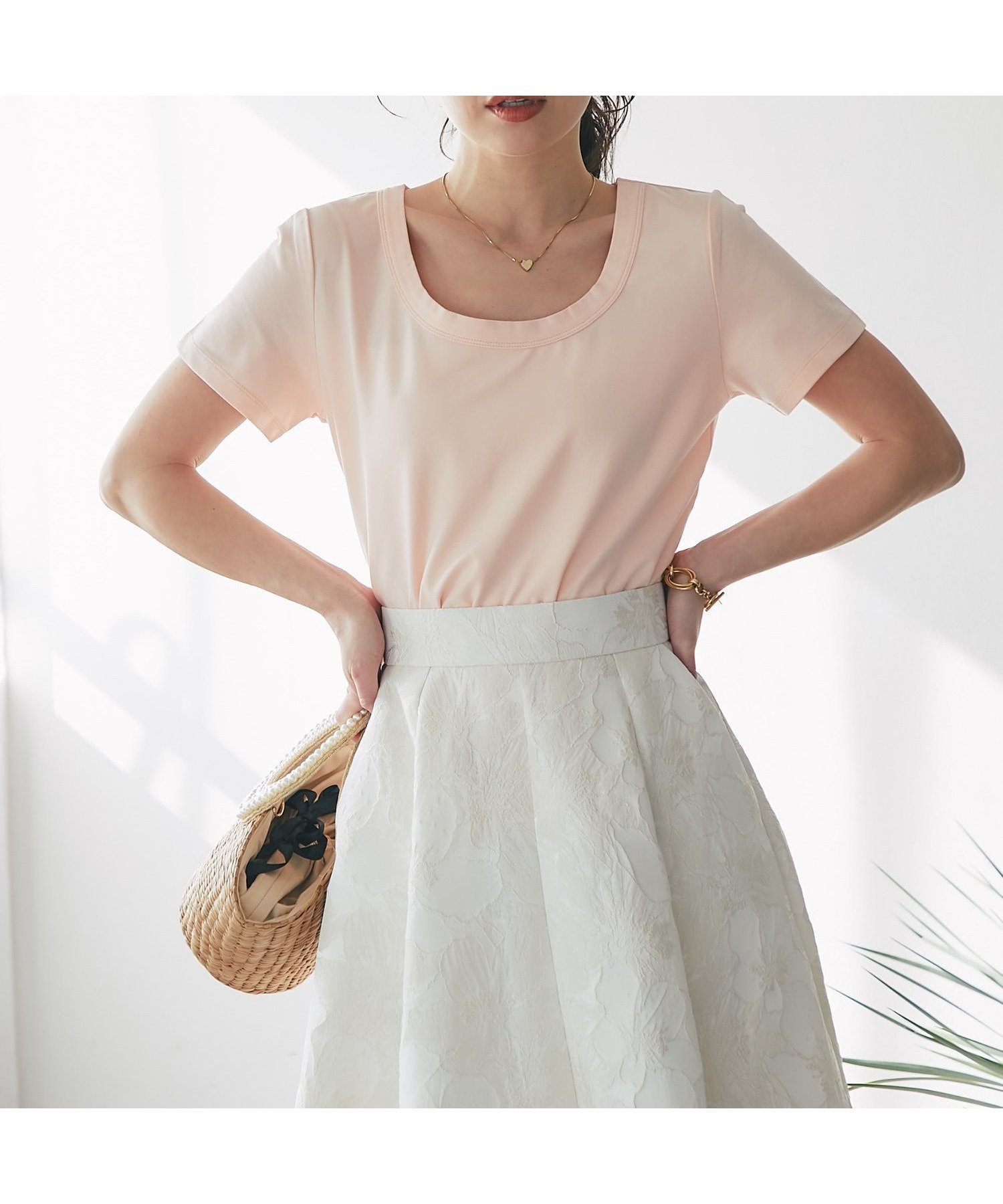 【ラブティックボンボン/La boutique BonBon】の【今すぐお届け!・デコルテ美人見え】UネックコンパクトTシャツ インテリア・キッズ・メンズ・レディースファッション・服の通販 founy(ファウニー) 　ファッション　Fashion　レディースファッション　Fashion for Women　トップス・カットソー　Cut & Sew Tops　シャツ・ブラウス・オフィスカジュアル　Elegant Blouses & Button-Ups　ロングTシャツ・Tシャツ　Longline T-Shirts & Tees　インナー　Innerwear　カーディガン　Cardigan, Knitwear　キャミワンピース　Cami Dress, Slip Dress　コンパクト　Compact, Small Size　シェイプ　Shape, Slim Fit　シンプル　Simple, Minimal　ジャケット　Jacket, Outerwear　ストレッチ　Stretch, Stretchy Fabric　スラックス　Slacks, Dress Pants　デコルテ　Décolleté, Neckline　デニム　Denim, Jeans Material　おすすめ　Recommended / Our Picks　ピンク|ID: prp329100004990101 ipo3291000000037377490