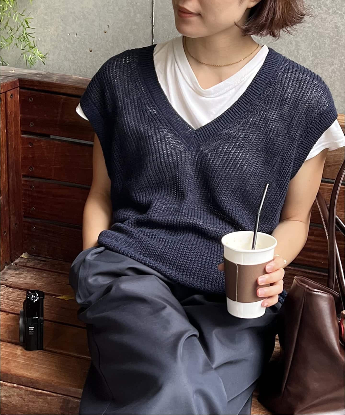 【ジャーナルスタンダード/JOURNAL STANDARD】の【osedit】WASHABLELINEN Vベスト インテリア・キッズ・メンズ・レディースファッション・服の通販 founy(ファウニー) 　ファッション　Fashion　レディースファッション　Fashion for Women　アウター　Coat / Outerwear Collection　トップス・カットソー　Cut & Sew Tops　ベスト&ジレ / 重ね着スタイル　Vests & Gilets　キャミソール　Camisole, Spaghetti Strap Top　ベスト　Vest, Waistcoat　ベーシック　Basic, Essential　ミックス　Mix, Mixed Style　メッシュ　Mesh, Net Fabric　リアル　Real, Realistic　リネン　Linen, Linen Fabric　レース　Lace, Lace Fabric　夏　Summer　ネイビー|ID: prp329100004990129 ipo3291000000037377631
