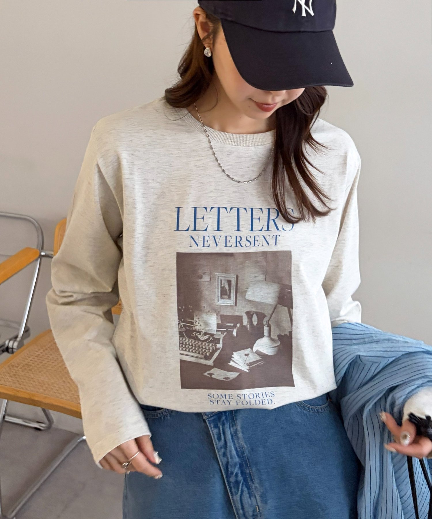 【ディスコート/Discoat】のフォトロゴプリントロンTシャツ インテリア・キッズ・メンズ・レディースファッション・服の通販 founy(ファウニー) 　ファッション　Fashion　レディースファッション　Fashion for Women　トップス・カットソー　Cut & Sew Tops　シャツ・ブラウス・オフィスカジュアル　Elegant Blouses & Button-Ups　ロングTシャツ・Tシャツ　Longline T-Shirts & Tees　おすすめ　Recommended / Our Picks　とろみ　Fluid, Flowy Fabric　インナー　Innerwear　カーディガン　Cardigan, Knitwear　キャミワンピース　Cami Dress, Slip Dress　サロペット　Overalls, Salopette　ジャケット　Jacket, Outerwear　スラックス　Slacks, Dress Pants　デニム　Denim, Jeans Material　フェミニン　Feminine, Girly　フレア　Flare, Flared　プリント　Print, Printed Pattern　マーメイド　Mermaid, Fishtail Silhouette　モノトーン　Monotone, Black and White　リラックス　Relax, Relaxed Fit　ロング　Long, Long-Length　ライトグレー|ID: prp329100004990141 ipo3291000000037377718