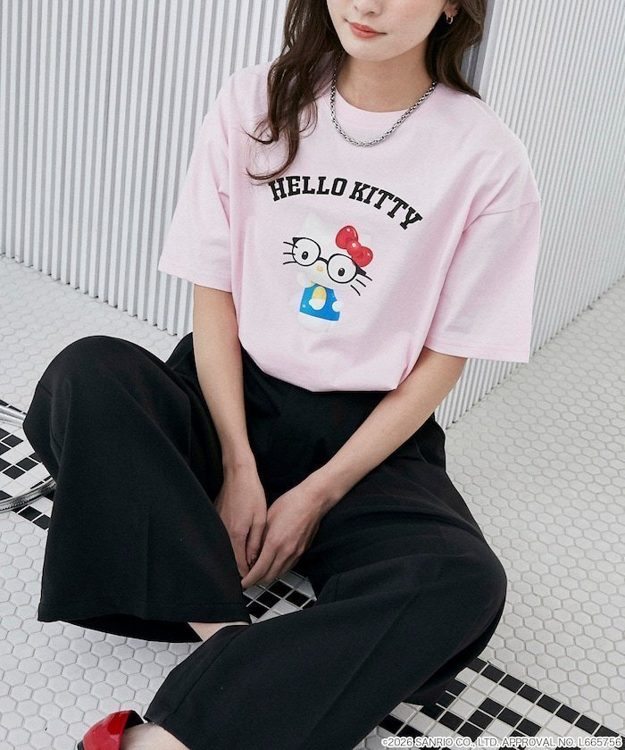 【フリークスストア/FREAK'S STORE】のSANRIO CHARACTERS/サンリオキャラクターズ 眼鏡 カレッジ風 プリントTシャツ 限定展開 インテリア・キッズ・メンズ・レディースファッション・服の通販 founy(ファウニー) 　ファッション　Fashion　レディースファッション　Fashion for Women　トップス・カットソー　Cut & Sew Tops　シャツ・ブラウス・オフィスカジュアル　Elegant Blouses & Button-Ups　ロングTシャツ・Tシャツ　Longline T-Shirts & Tees　ヴィンテージ　Vintage Style　厚底　Platform Shoes　カーゴパンツ　Cargo Pants, Utility Pants　キャラクター　Character, Licensed Characters　今季　This Season, Current Season　スニーカー　Sneakers, Trainers　トレンド　Trend, Trending Now　バルーン　Balloon, Balloon Silhouette　フェミニン　Feminine, Girly　プリント　Print, Printed Pattern　ミックス　Mix, Mixed Style　リラックス　Relax, Relaxed Fit　ロング　Long, Long-Length　S/S・春夏　SS, Spring/Summer, Warm Season　おすすめ　Recommended / Our Picks　夏　Summer　2026年　2026　2026春夏・S/S　Spring/Summer 2026 SS26　ピンク|ID: prp329100004990150 ipo3291000000037377810