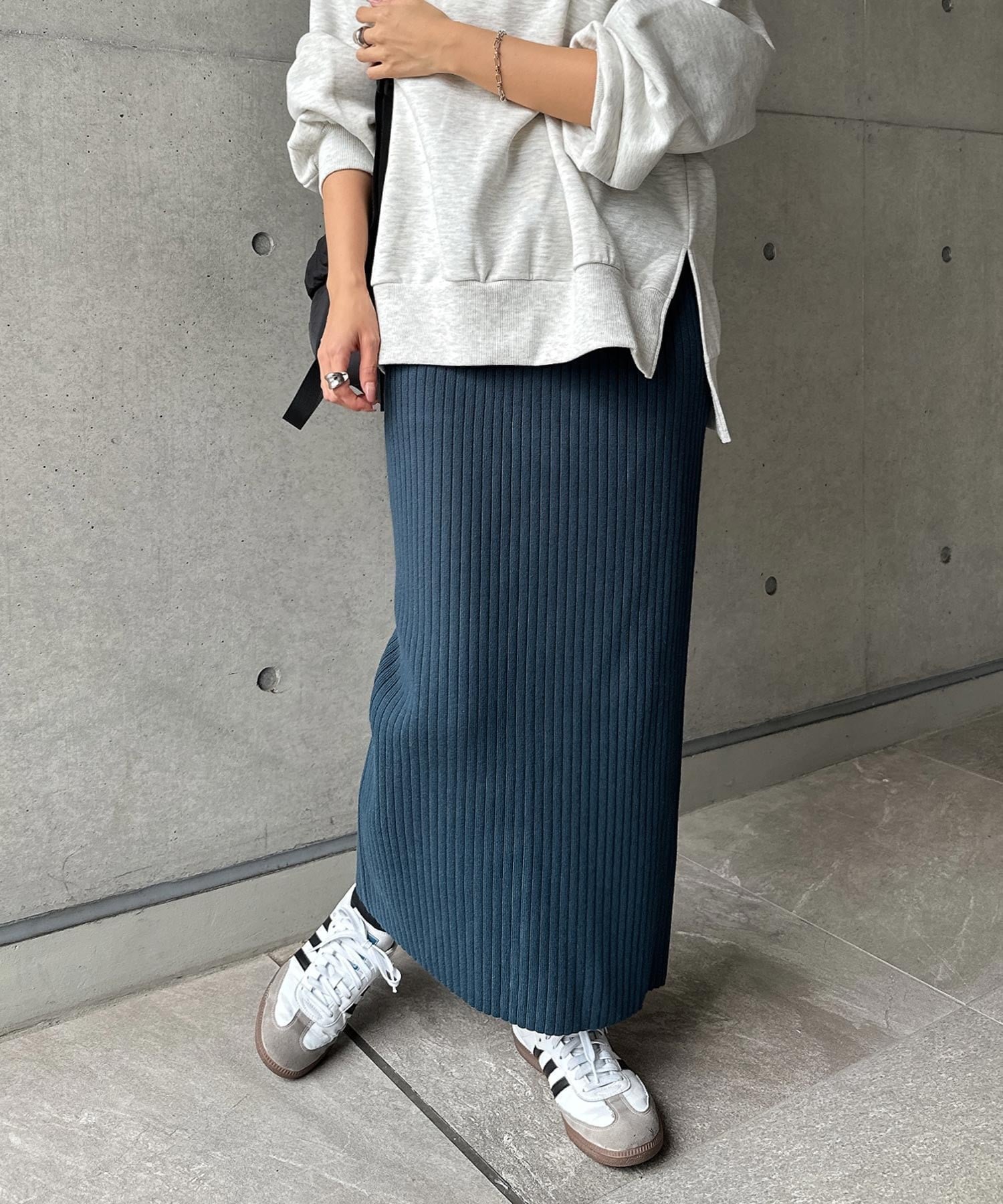 【アンドミー/andme】のリブ ニット ロング タイト スカート インテリア・キッズ・メンズ・レディースファッション・服の通販 founy(ファウニー) 　ファッション　Fashion　レディースファッション　Fashion for Women　スカート　Skirts　インナー　Innerwear　ショーツ　Shorts, Short Pants　ストレッチ　Stretch, Stretchy Fabric　ボトム　Bottoms, Lower Wear　ポケット　Pocket, Pocket Detail　リラックス　Relax, Relaxed Fit　ロング　Long, Long-Length　デニムブルー|ID: prp329100004990197 ipo3291000000037378087