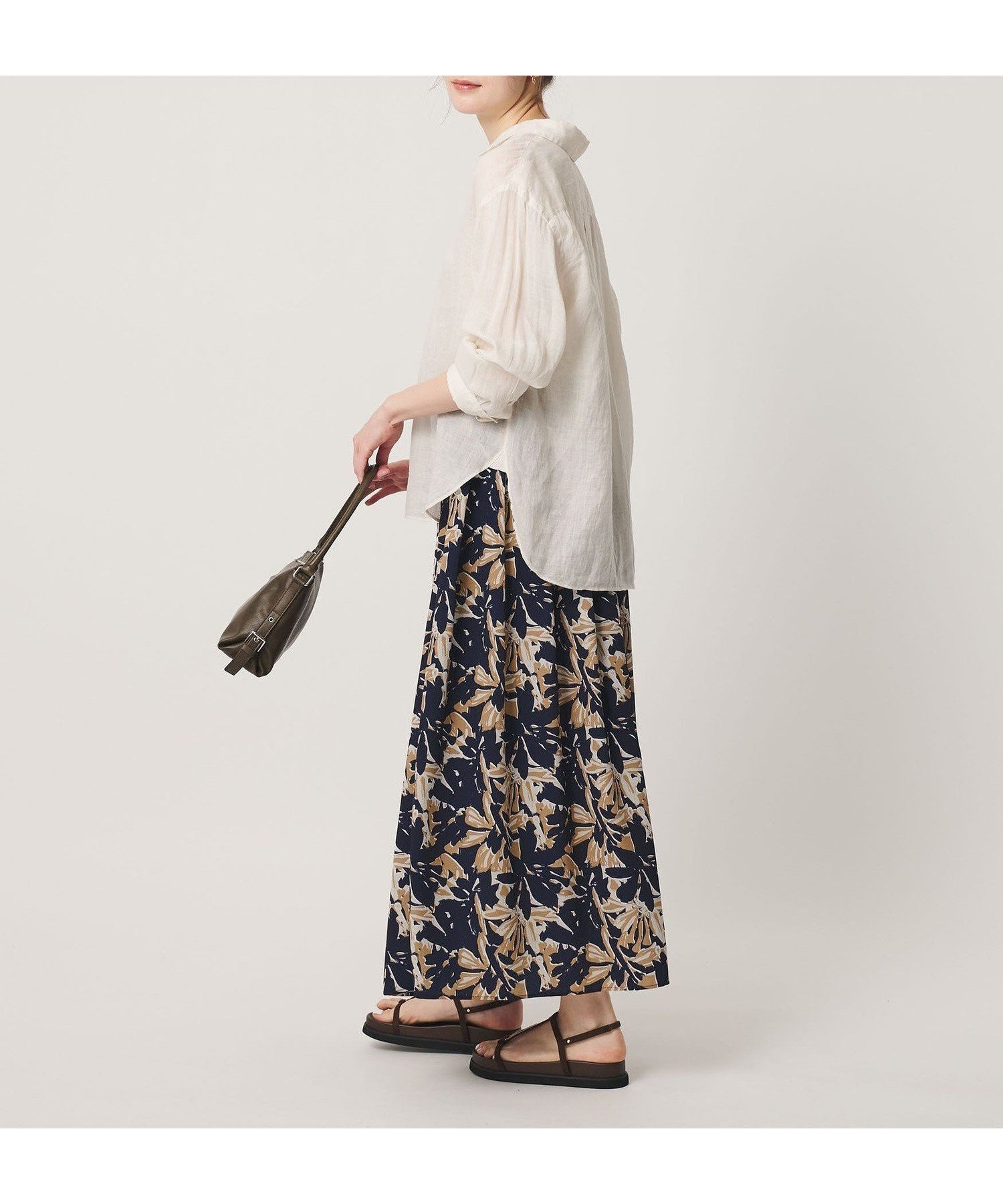 【ビューティ&ユース ユナイテッドアローズ/BEAUTY&YOUTH / UNITED ARROWS】の【WEB限定】フラワープリント タックスカート ウォッシャブル インテリア・キッズ・メンズ・レディースファッション・服の通販 founy(ファウニー) 　ファッション　Fashion　レディースファッション　Fashion for Women　スカート　Skirts　ウォッシャブル　Machine Washable　サンダル　Sandals, Summer Shoes　シンプル　Simple, Minimal　ジャケット　Jacket, Outerwear　スニーカー　Sneakers, Trainers　フラワー　Flower, Floral　フレア　Flare, Flared　プリント　Print, Printed Pattern　ポケット　Pocket, Pocket Detail　リラックス　Relax, Relaxed Fit　ロング　Long, Long-Length　おすすめ　Recommended / Our Picks　エレガント 上品　Elegant　NAVY|ID: prp329100004990220 ipo3291000000037378193