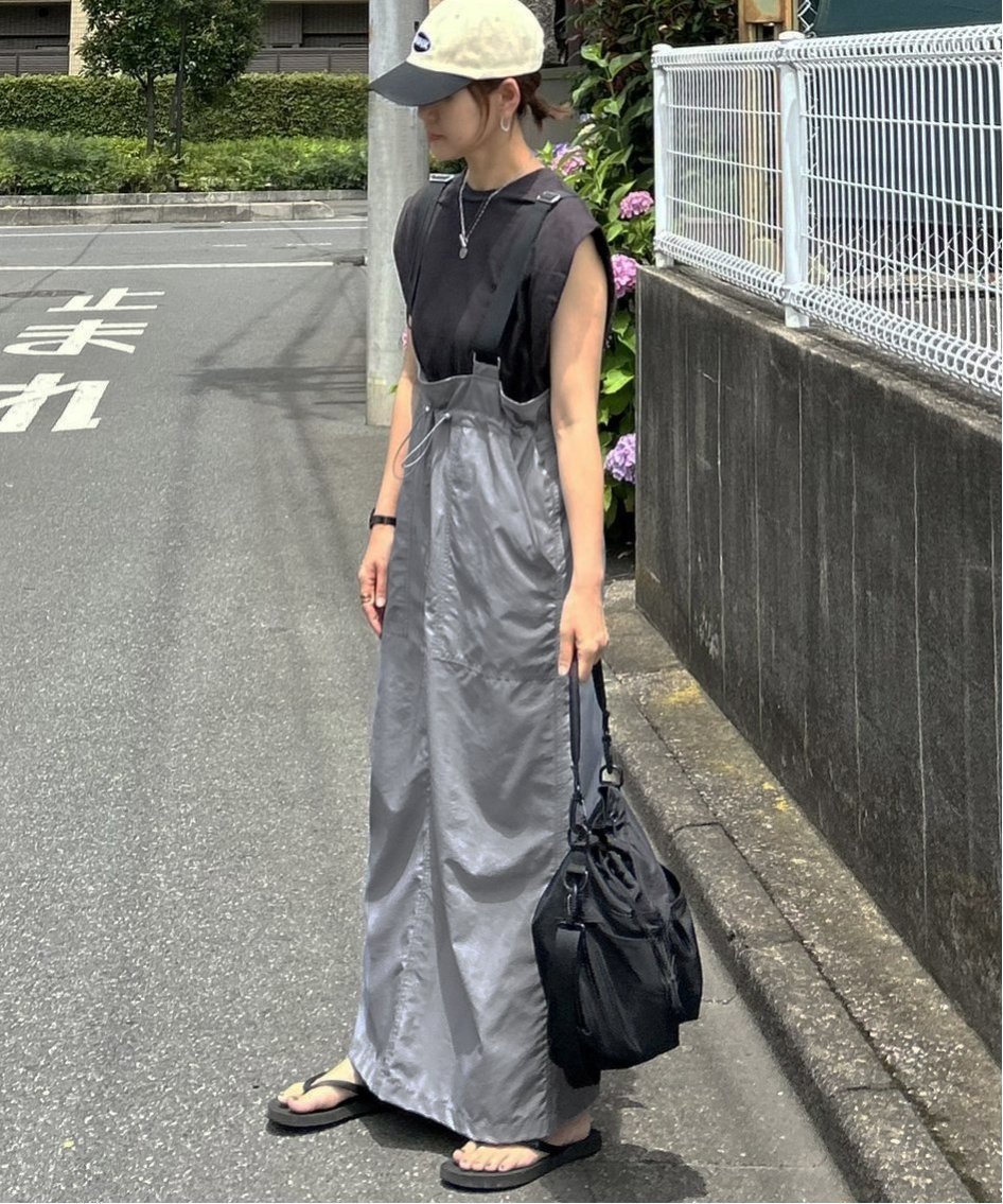 【ノッチ/notch】の【 notch. by KR 】サスペンダー付きハイウエストスカート インテリア・キッズ・メンズ・レディースファッション・服の通販 founy(ファウニー) 　ファッション　Fashion　レディースファッション　Fashion for Women　スカート　Skirts　コラボ　Collaboration, Collab　サスペンダー　Suspenders, Braces　ジャケット　Jacket, Outerwear　ストレート　Straight, Straight Cut　デニム　Denim, Jeans Material　人気　Popular, Best Seller　ロング　Long, Long-Length　おすすめ　Recommended / Our Picks　2024年　2024　2024春夏・S/S　Spring/Summer 2024 SS24　グレー|ID: prp329100004990225 ipo3291000000037378213