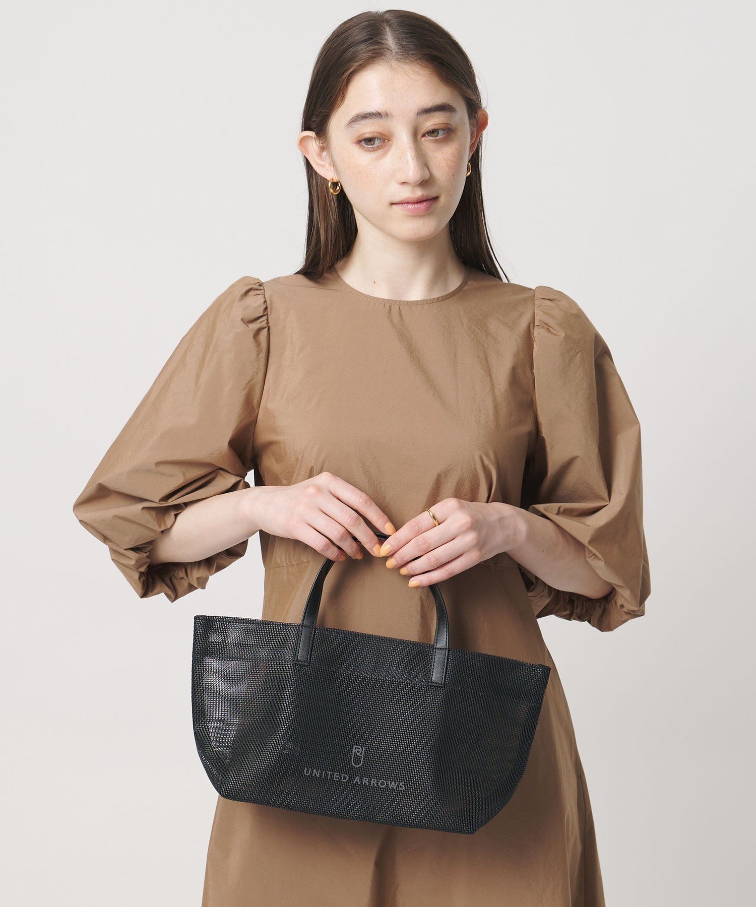 【ユナイテッドアローズ/UNITED ARROWS】のコンビ メッシュ トートバッグ M 大人の最旬トレンドファッション＆コーディネート founy(ファウニー) 　ファッション　Fashion　レディースファッション　Fashion for Women　バッグ　Bags　おすすめ　Recommended / Our Picks　コンビ　Combo, Combination Style　セットアップ　Set-Up, Coordinated Outfit　バランス　Balance, Style Balance　フォルム　Silhouette, Form　ポケット　Pocket, Pocket Detail　ミドル　Middle Length, Mid Height　メッシュ　Mesh, Net Fabric　 other-1|ID: prp329100004990287 ipo3291000000037378511
