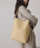 【アダム エ ロペ/ADAM ET ROPE'】のワンハンドルバッグ 大人の最旬トレンドファッション＆コーディネート founy(ファウニー) ファッション Fashion レディースファッション Fashion for Women バッグ Bags イエロー Yellow 春 Spring 軽量 Lightweight, Ultra Light ショルダー Shoulder, Shoulder Strap シンプル Simple, Minimal ジャケット Jacket, Outerwear 財布 Wallet, Purse ポケット Pocket, Pocket Detail ワーク Workwear, Utility Style エレガント 上品 Elegant ビジネス 仕事 通勤 Business / Work / Commuting 2026年 2026 2026春夏・S/S Spring/Summer 2026 SS26 thumbnail ベージュ系(28)|ID: prp329100004990294 ipo3291000000037378535