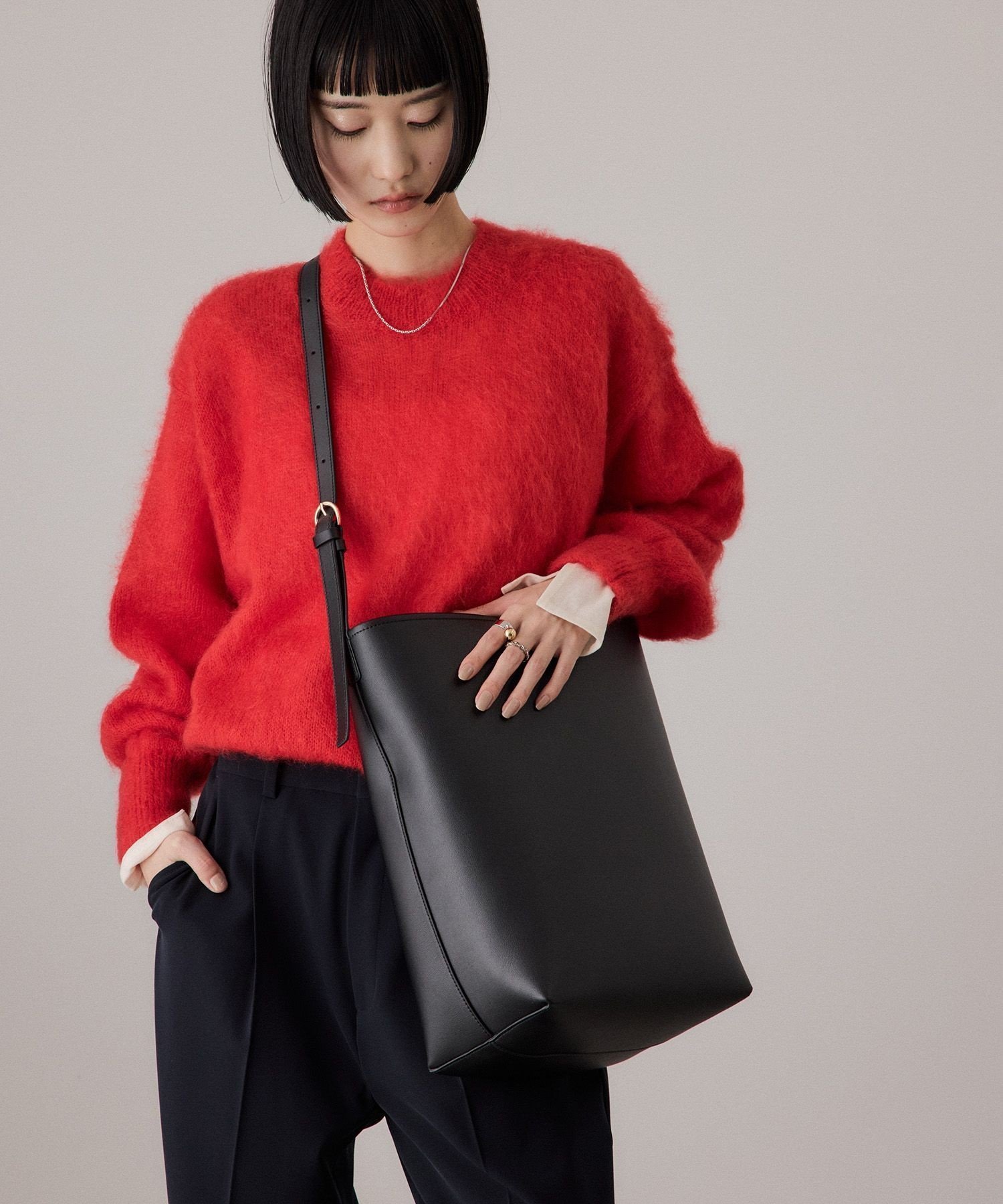【アダム エ ロペ/ADAM ET ROPE'】のワンハンドルバッグ インテリア・キッズ・メンズ・レディースファッション・服の通販 founy(ファウニー) 　ファッション　Fashion　レディースファッション　Fashion for Women　バッグ　Bags　イエロー　Yellow　春　Spring　軽量　Lightweight, Ultra Light　ショルダー　Shoulder, Shoulder Strap　シンプル　Simple, Minimal　ジャケット　Jacket, Outerwear　財布　Wallet, Purse　ポケット　Pocket, Pocket Detail　ワーク　Workwear, Utility Style　エレガント 上品　Elegant　ビジネス 仕事 通勤　Business / Work / Commuting　2026年　2026　2026春夏・S/S　Spring/Summer 2026 SS26　ブラック(01)|ID: prp329100004990294 ipo3291000000037378536