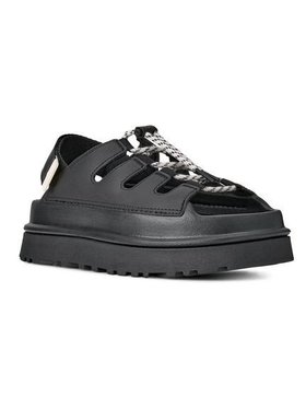 【エミ/emmi】の【UGG】W GOLDENGLOW TOGGLE 大人の最旬トレンドファッション＆コーディネート founy(ファウニー) ファッション Fashion レディースファッション Fashion for Women サンダル Sandals, Summer Shoes スマート Smart, Elegant フィット Fit, Slim Fit ラップ Wrap, Wrap Design 人気 Popular, Best Seller 夏 Summer |ID:prp329100004990298