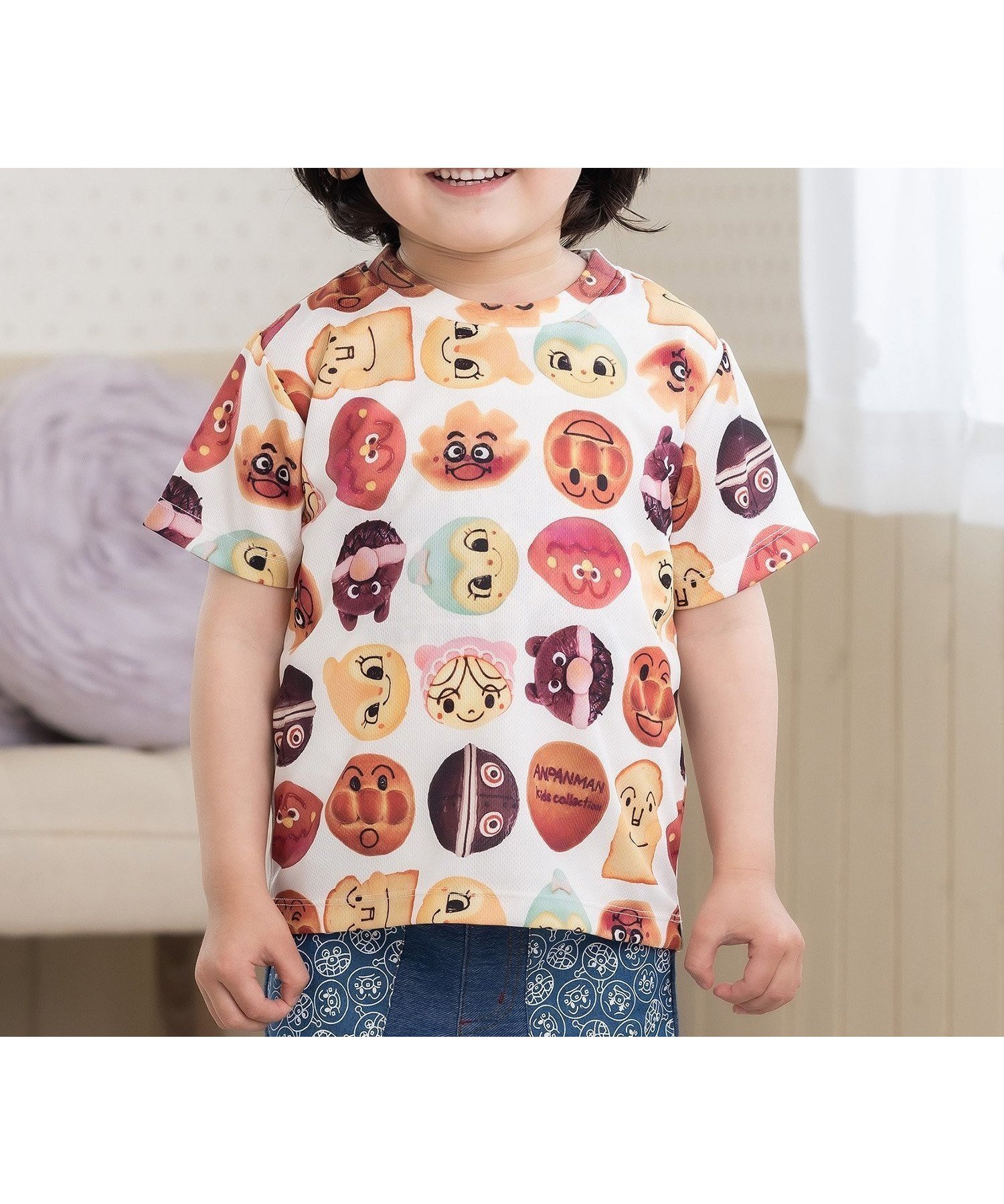 【アンパンマンキッズコレクション/ANPANMAN KIDS COLLECTION / KIDS】のAPKC/パン柄ドライTシャツ インテリア・キッズ・メンズ・レディースファッション・服の通販 founy(ファウニー) 　ファッション　Fashion　キッズファッション　Fashion for Kids　キャラクター　Character, Licensed Characters　コレクション　Collection, Seasonal Line　ベビー　Baby, Babywear　ボーイズ　Boyish, Boy Style　半袖　Short Sleeve, Half Sleeve　メッシュ　Mesh, Net Fabric　メンズ　Men's, Menswear　ギフト プレゼント　Gift / Present　オフ白|ID: prp329100004990600 ipo3291000000037380566