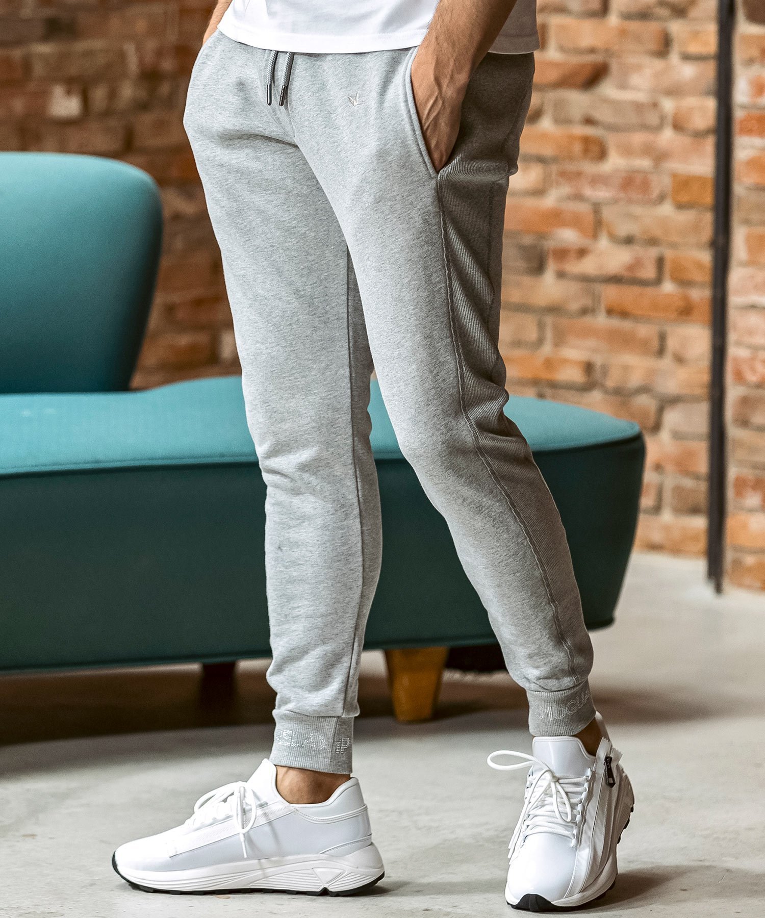 【シフォン/SHIFFON / MEN】の1PIU1UGUALE3 RELAX ラインストーンヘムスウェットジョガーパンツ インテリア・キッズ・メンズ・レディースファッション・服の通販 founy(ファウニー) 　ファッション　Fashion　メンズファッション　Fashion for Men　ボトムス　Bottoms　スウェット / スエット　Sweatshirt, Sweatwear　ストーン　Stone, Gem-Like　セットアップ　Set-Up, Coordinated Outfit　定番　Standard, Basic Item　バランス　Balance, Style Balance　パーカー　Hoodie, Parka　半袖　Short Sleeve, Half Sleeve　リラックス　Relax, Relaxed Fit　ロング　Long, Long-Length　gray|ID: prp329100004991444 ipo3291000000037383027