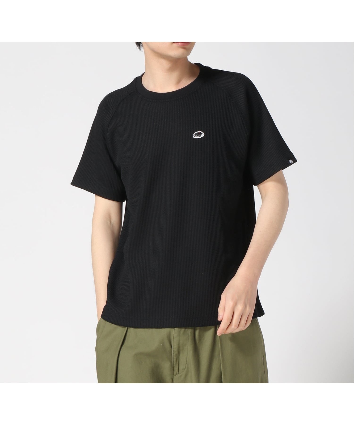 【マムート/MAMMUT】の【公式】MAMMUT/マムート マトリックス ポロシャツ アジアンフィット メンズ / Matrix Polo Shirt AF Men インテリア・キッズ・メンズ・レディースファッション・服の通販 founy(ファウニー) 　ファッション　Fashion　レディースファッション　Fashion for Women　トップス・カットソー　Cut & Sew Tops　シャツ・ブラウス・オフィスカジュアル　Elegant Blouses & Button-Ups　ポロシャツ・きれいめカジュアル　Smart-Casual Polo Tops　クラシカル　Classical, Vintage-Inspired　コンパクト　Compact, Small Size　パターン　Pattern, Design Print　パッチ　Patch, Appliqué　フィット　Fit, Slim Fit　ポロシャツ　Polo Shirt, Collared Tee　メンズ　Men's, Menswear　軽量　Lightweight, Ultra Light　black|ID: prp329100004991498 ipo3291000000037383230