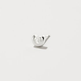 【ヨンドシー/4℃ / MEN】の【4°C HOMME+】 【6月誕生石】シルバー ピアス/片耳用 大人の最旬トレンドファッション＆コーディネート founy(ファウニー) ファッション Fashion メンズファッション Fashion for Men ジュエリー Jewelry ピアス Pierced Earrings おすすめ Recommended / Our Picks ギフト プレゼント Gift / Present シルバー Silver, Metallic Silver シンプル Simple, Minimal ストーン Stone, Gem-Like スリット Slit, Slit Detail フォルム Silhouette, Form 人気 Popular, Best Seller 片耳 One-Ear, Single Earring |ID:prp329100004991502