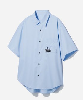 【ハレ/HARE / MEN】のロゴシシュウブロードシャツ 大人の最旬トレンドファッション＆コーディネート founy(ファウニー) ファッション Fashion メンズファッション Fashion for Men グラフィック Graphic, Graphic Design ドレープ Drape, Draping Fabric ブロード Broadcloth, Fine Cotton ポケット Pocket, Pocket Detail エレガント 上品 Elegant |ID:prp329100004991766