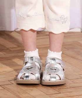 【ベベ オンライン ストア/BEBE ONLINE STORE / KIDS】のハートラメグルカサンダル(14~18cm) 大人の最旬トレンドファッション＆コーディネート founy(ファウニー) ファッション Fashion キッズファッション Fashion for Kids 春 Spring コレクション Collection, Seasonal Line サマー Summer, Summer Style シルバー Silver, Metallic Silver フレンチ French, French Style S/S・春夏 SS, Spring/Summer, Warm Season 夏 Summer エレガント 上品 Elegant 2026年 2026 2026春夏・S/S Spring/Summer 2026 SS26 |ID:prp329100004991969