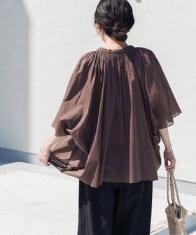 【アーバンリサーチ ドアーズ/URBAN RESEARCH DOORS】 コットンボイルロールアップスリーブブラウス大人の最旬トレンドファッション＆コーディネート founy(ファウニー) ファッション Fashion レディースファッション Fashion for Women トップス・カットソー Cut & Sew Tops シャツ・ブラウス・オフィスカジュアル Elegant Blouses & Button-Ups 2026年 2026 2026春夏・S/S Spring/Summer 2026 SS26 インド Indian Textile エアリー Airy Texture ギャザー Gathered, Ruffled フロント Front, Front Design エレガント 上品 Elegant 夏 Summer S/S・春夏 SS, Spring/Summer, Warm Season |ID:prp329100004992388