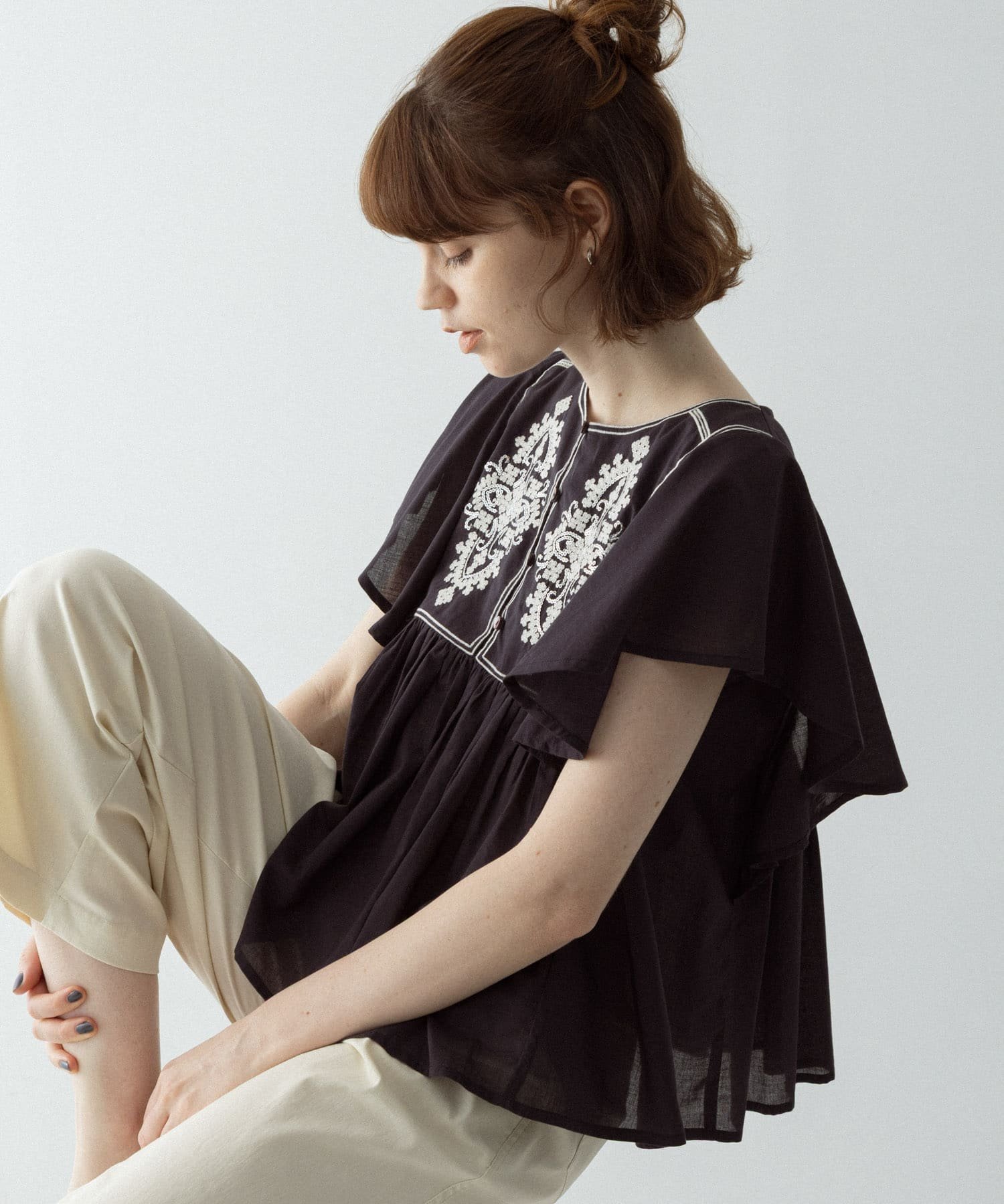 【サニーレーベル/Sonny Label / URBAN RESEARCH】のスパンコールエンブロイダリーブラウス インテリア・キッズ・メンズ・レディースファッション・服の通販 founy(ファウニー) 　ファッション　Fashion　レディースファッション　Fashion for Women　トップス・カットソー　Cut & Sew Tops　シャツ・ブラウス・オフィスカジュアル　Elegant Blouses & Button-Ups　インド　Indian Textile　エアリー　Airy Texture　吸水　Absorbent, Quick-Dry　シンプル　Simple, Minimal　ストレート　Straight, Straight Cut　スパンコール　Sequins, Sequin Embellishment　フレア　Flare, Flared　フロント　Front, Front Design　ヨーク　Yoke, Yoke Design　S/S・春夏　SS, Spring/Summer, Warm Season　おすすめ　Recommended / Our Picks　夏　Summer　2026年　2026　2026春夏・S/S　Spring/Summer 2026 SS26　ブラック|ID: prp329100004992404 ipo3291000000037388435