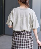 【ジャーナルスタンダード レリューム/JOURNAL STANDARD relume】の《追加2 / 新色》刺繍ロゴハーフスリーブT グレーA|ID:prp329100004992410