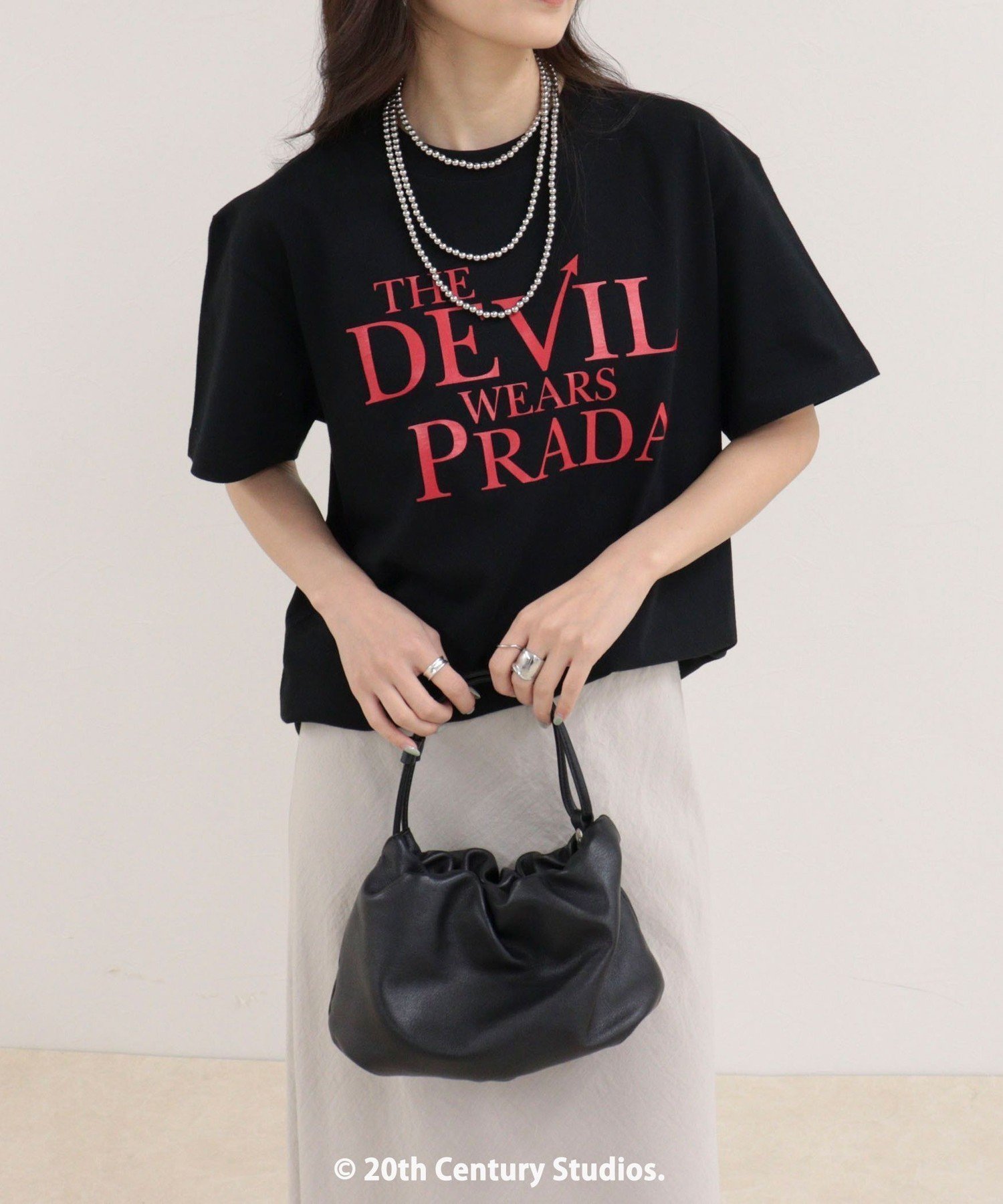 【フレディ&グロスター/FREDY&GLOSTER】の【GOOD ROCK SPEED/グッドロックスピード】The DEVIL wears PRADA半袖Tシャツ 2 インテリア・キッズ・メンズ・レディースファッション・服の通販 founy(ファウニー) 　ファッション　Fashion　レディースファッション　Fashion for Women　トップス・カットソー　Cut & Sew Tops　シャツ・ブラウス・オフィスカジュアル　Elegant Blouses & Button-Ups　ロングTシャツ・Tシャツ　Longline T-Shirts & Tees　インナー　Innerwear　ウォッシュ　Washed Finish　ヴィンテージ　Vintage Style　グラフィック　Graphic, Graphic Design　シンプル　Simple, Minimal　ジャケット　Jacket, Outerwear　プリント　Print, Printed Pattern　半袖　Short Sleeve, Half Sleeve　モチーフ　Motif, Design Theme　おすすめ　Recommended / Our Picks　2026年　2026　2026春夏・S/S　Spring/Summer 2026 SS26　ブラック|ID: prp329100004992416 ipo3291000000037388504