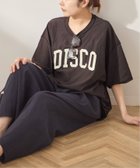 【ジャーナルスタンダード レサージュ/journal standard L'essage】のISNESS MUSIC/イズネス ミュージック 別注カレッジ風Tシャツ 大人の最旬トレンドファッション＆コーディネート founy(ファウニー) ファッション Fashion レディースファッション Fashion for Women トップス・カットソー Cut & Sew Tops シャツ・ブラウス・オフィスカジュアル Elegant Blouses & Button-Ups ロングTシャツ・Tシャツ Longline T-Shirts & Tees おすすめ Recommended / Our Picks グラフィック Graphic, Graphic Design パターン Pattern, Design Print リラックス Relax, Relaxed Fit 別注 Limited Edition, Custom Order thumbnail ブラウン|ID: prp329100004992429 ipo3291000000037388580