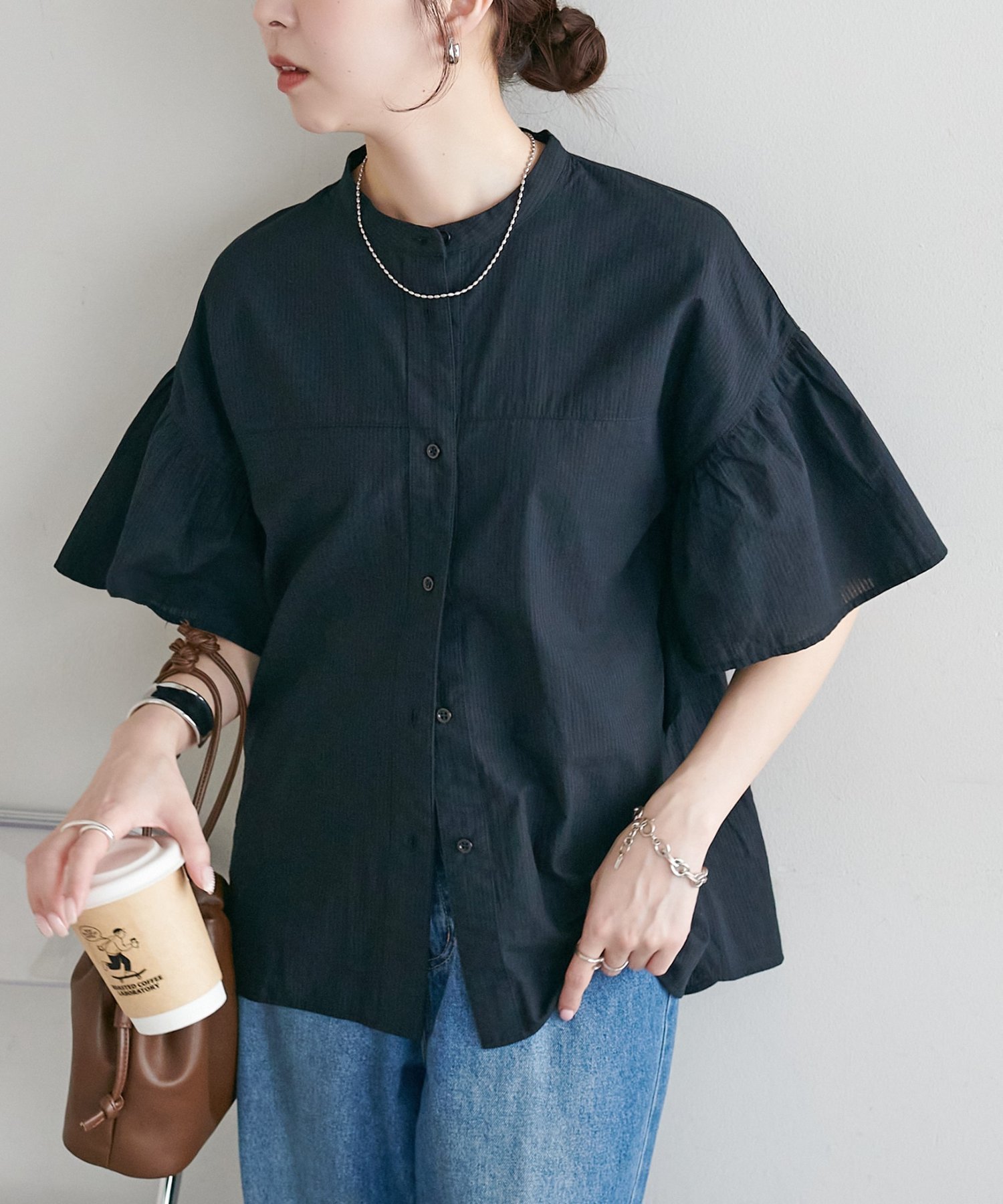 【ディスコート/Discoat】の【WEB限定】前あき袖フリルブラウス インテリア・キッズ・メンズ・レディースファッション・服の通販 founy(ファウニー) 　ファッション　Fashion　レディースファッション　Fashion for Women　トップス・カットソー　Cut & Sew Tops　シャツ・ブラウス・オフィスカジュアル　Elegant Blouses & Button-Ups　フリル　Frill, Ruffle　エレガント 上品　Elegant　夏　Summer　ブラック|ID: prp329100004992470 ipo3291000000037388890