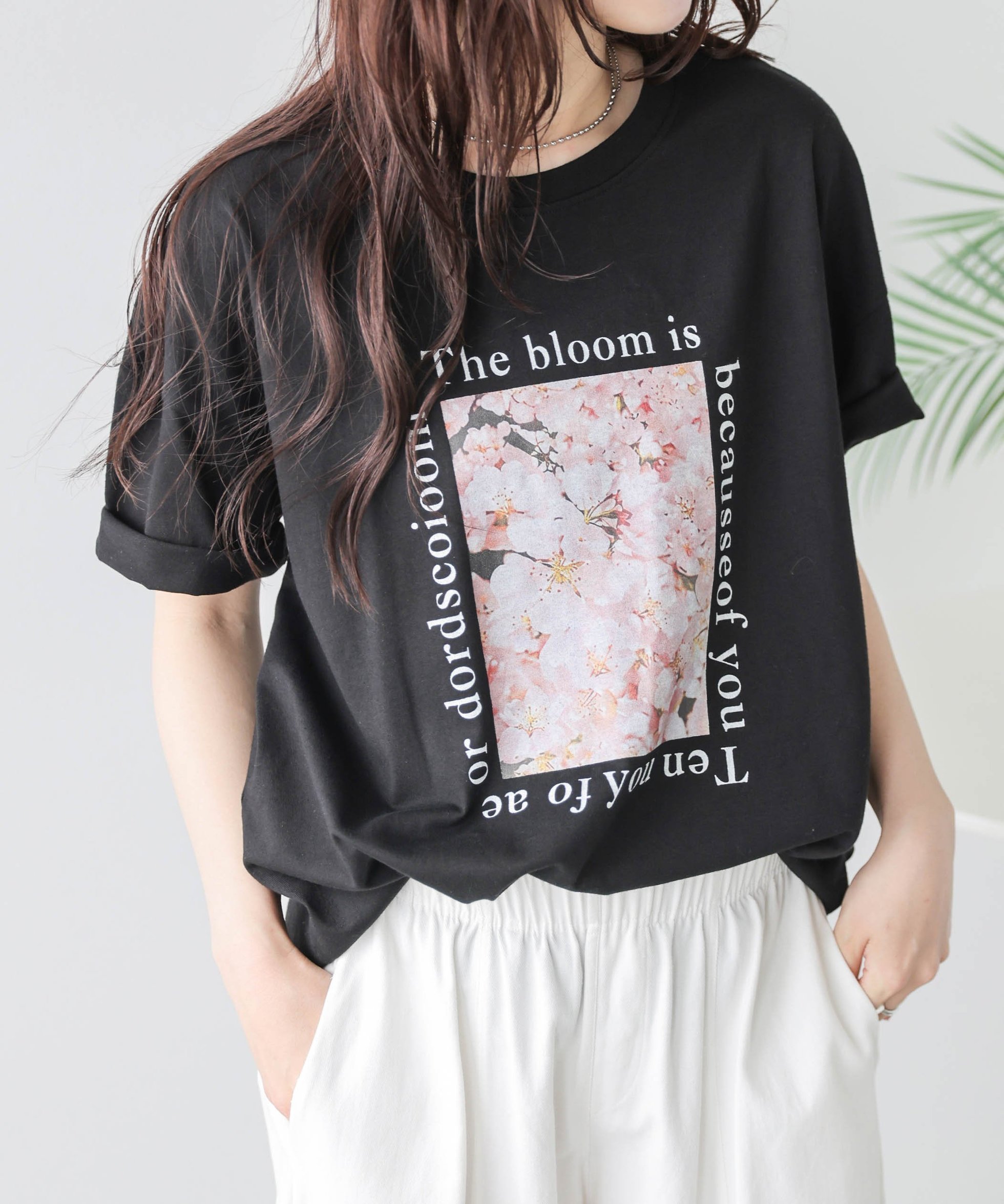 【ラジュール/Lajour】のフォトプリント Tシャツ インテリア・キッズ・メンズ・レディースファッション・服の通販 founy(ファウニー) 　ファッション　Fashion　レディースファッション　Fashion for Women　トップス・カットソー　Cut & Sew Tops　シャツ・ブラウス・オフィスカジュアル　Elegant Blouses & Button-Ups　ロングTシャツ・Tシャツ　Longline T-Shirts & Tees　インナー　Innerwear　グラフィック　Graphic, Graphic Design　サロペ　Salopette, Salopette Dress　ショルダー　Shoulder, Shoulder Strap　シンプル　Simple, Minimal　ジャケット　Jacket, Outerwear　デニム　Denim, Jeans Material　トレンド　Trend, Trending Now　ドロップ　Drop Shoulder, Dropped Style　プリント　Print, Printed Pattern　ベーシック　Basic, Essential　ボトム　Bottoms, Lower Wear　Dタイプブラック|ID: prp329100004992487 ipo3291000000037389003
