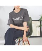 【アー ヴェー ヴェー/a.v.v】の【コットン100%】大人のロゴTシャツ 大人の最旬トレンドファッション＆コーディネート founy(ファウニー) ファッション Fashion レディースファッション Fashion for Women トップス・カットソー Cut & Sew Tops シャツ・ブラウス・オフィスカジュアル Elegant Blouses & Button-Ups ロングTシャツ・Tシャツ Longline T-Shirts & Tees インナー Innerwear カーディガン Cardigan, Knitwear スカンツ Skants, Wide-Leg Culottes ダウン Down, Puffer デニム Denim, Jeans Material プリント Print, Printed Pattern ボトム Bottoms, Lower Wear 再入荷 Restock / Back in Stock おすすめ Recommended / Our Picks thumbnail ダークグレー|ID: prp329100004992491 ipo3291000000037389024