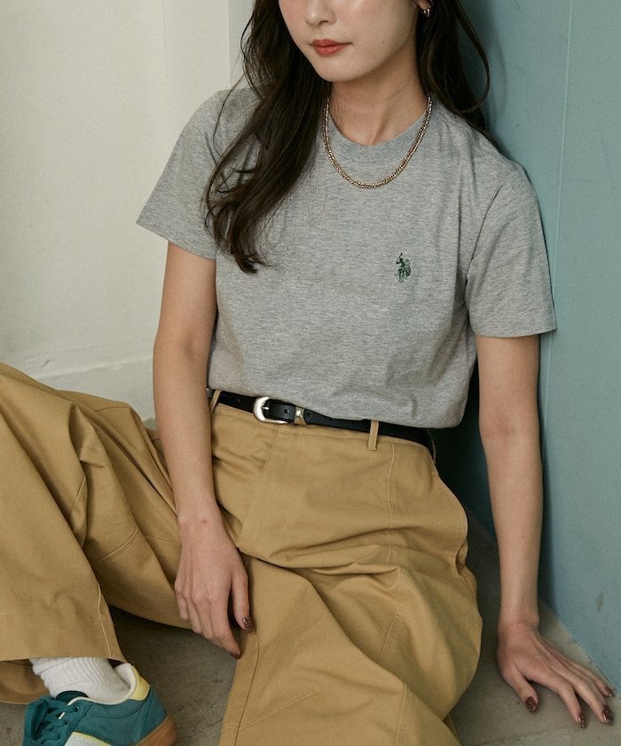 【フリークスストア/FREAK'S STORE】の別注 クルーネック Tシャツ 限定展開 インテリア・キッズ・メンズ・レディースファッション・服の通販 founy(ファウニー) 　ファッション　Fashion　レディースファッション　Fashion for Women　トップス・カットソー　Cut & Sew Tops　シャツ・ブラウス・オフィスカジュアル　Elegant Blouses & Button-Ups　ロングTシャツ・Tシャツ　Longline T-Shirts & Tees　2026年　2026　2026春夏・S/S　Spring/Summer 2026 SS26　インナー　Innerwear　ジャケット　Jacket, Outerwear　スペシャル　Special, Limited Edition　スラックス　Slacks, Dress Pants　デニム　Denim, Jeans Material　ベーシック　Basic, Essential　ワンポイント　One Point, Statement Accent　別注　Limited Edition, Custom Order　夏　Summer　S/S・春夏　SS, Spring/Summer, Warm Season　ビジネス 仕事 通勤　Business / Work / Commuting　グレー|ID: prp329100004992495 ipo3291000000037389055