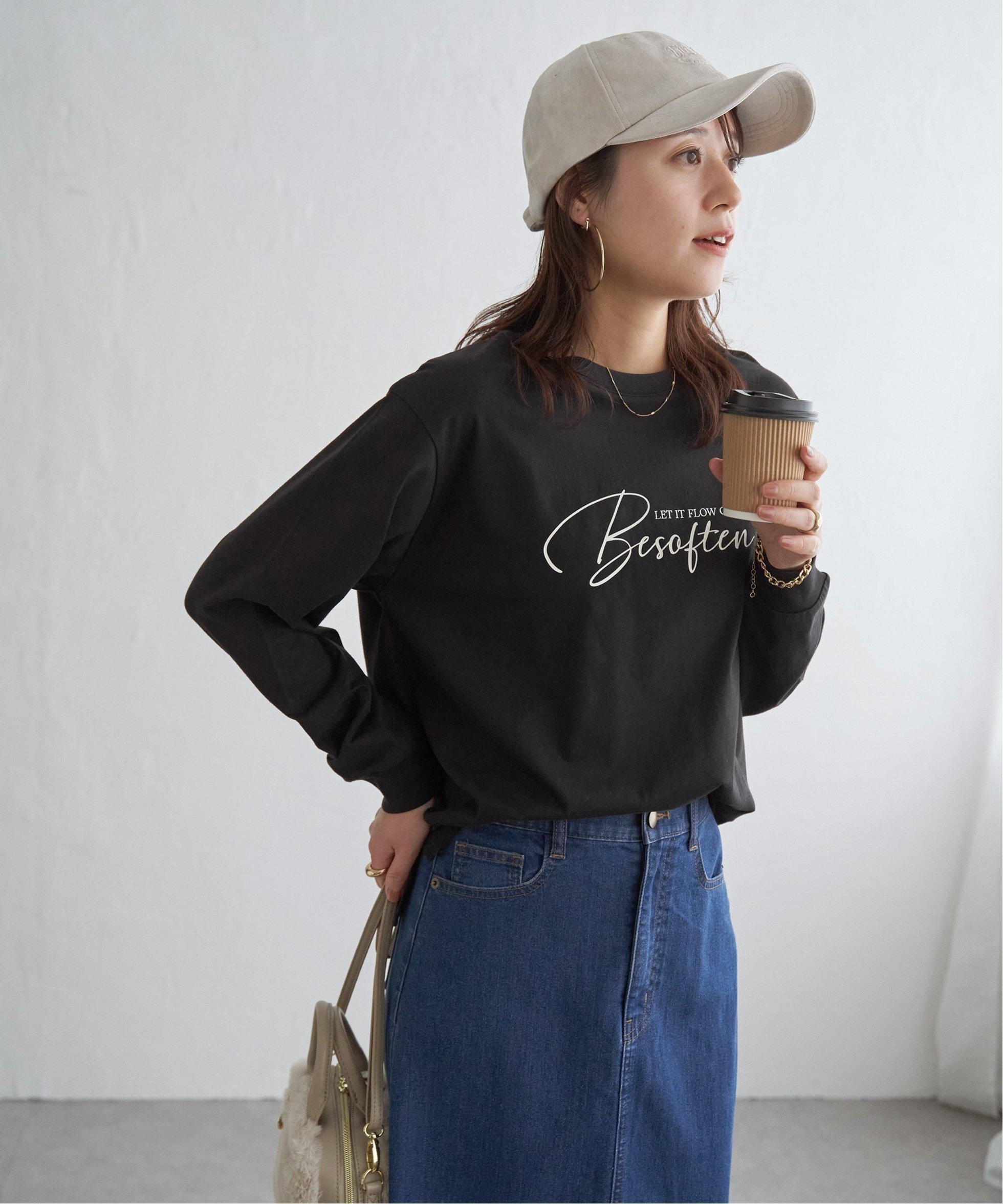 【イッカ/ikka】のロゴフォトプリントスウェットTシャツ インテリア・キッズ・メンズ・レディースファッション・服の通販 founy(ファウニー) 　ファッション　Fashion　レディースファッション　Fashion for Women　トップス・カットソー　Cut & Sew Tops　シャツ・ブラウス・オフィスカジュアル　Elegant Blouses & Button-Ups　レディースパーカー・カジュアルフーディー　Casual Hoodies & Sweatshirts　ロングTシャツ・Tシャツ　Longline T-Shirts & Tees　スウェット・クルーネックトップス　Sweatshirts & Crewnecks / Relaxed Fit Sweat Tops　インナー　Innerwear　カットソー　Cut and Sewn Top　スウェット / スエット　Sweatshirt, Sweatwear　ダブル　Double, Double-Breasted　デニム　Denim, Jeans Material　バランス　Balance, Style Balance　プリント　Print, Printed Pattern　ボトム　Bottoms, Lower Wear　定番　Standard, Basic Item　春　Spring　ブラック|ID: prp329100004992497 ipo3291000000037389088