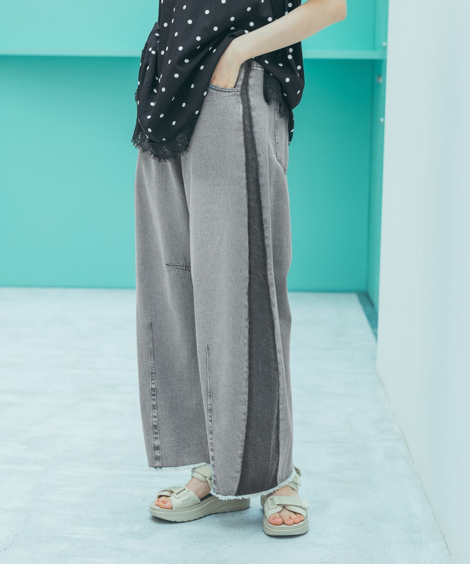 【ニコアンド/niko and】のセルフカットカーブパンツ インテリア・キッズ・メンズ・レディースファッション・服の通販 founy(ファウニー) 　ファッション　Fashion　レディースファッション　Fashion for Women　パンツ　Pants & Trousers　インディゴ　Indigo Denim　シンプル　Simple, Minimal　スウェット / スエット　Sweatshirt, Sweatwear　ストライプ　Stripe, Striped Pattern　デニム　Denim, Jeans Material　トレンド　Trend, Trending Now　バランス　Balance, Style Balance　フェミニン　Feminine, Girly　フリンジ　Fringe, Tassel　ベーシック　Basic, Essential　おすすめ　Recommended / Our Picks　切替グレーデニム|ID: prp329100004992534 ipo3291000000037389341