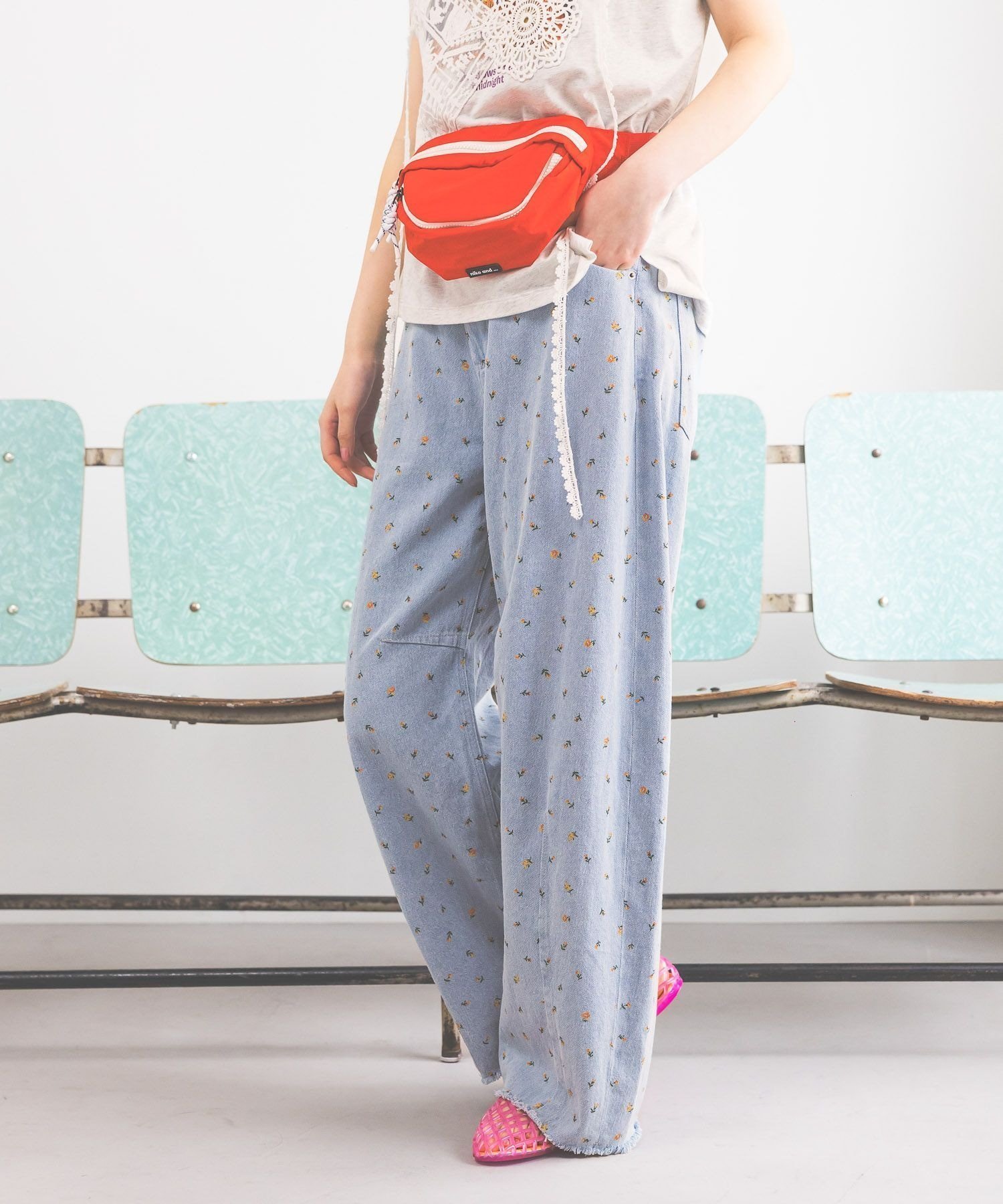 【ニコアンド/niko and】のセルフカットカーブパンツ インテリア・キッズ・メンズ・レディースファッション・服の通販 founy(ファウニー) 　ファッション　Fashion　レディースファッション　Fashion for Women　パンツ　Pants & Trousers　インディゴ　Indigo Denim　シンプル　Simple, Minimal　スウェット / スエット　Sweatshirt, Sweatwear　ストライプ　Stripe, Striped Pattern　デニム　Denim, Jeans Material　トレンド　Trend, Trending Now　バランス　Balance, Style Balance　フェミニン　Feminine, Girly　フリンジ　Fringe, Tassel　ベーシック　Basic, Essential　おすすめ　Recommended / Our Picks　プチフラワーインディゴ2|ID: prp329100004992534 ipo3291000000037389344