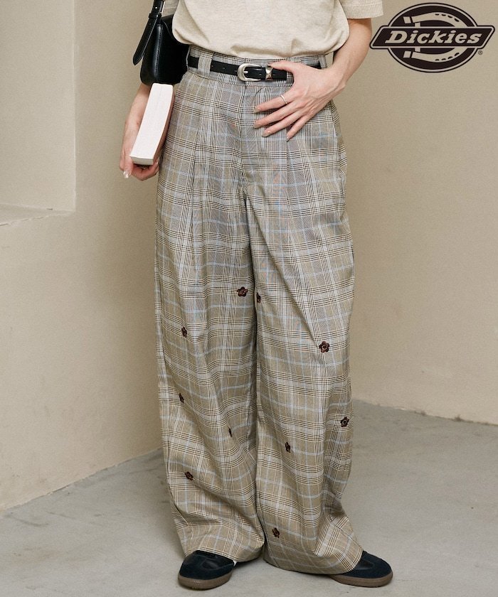 【フリークスストア/FREAK'S STORE】のMARY QUANT × Dickies × PUBLUX/マリークワント × ディッキーズ セットアップ対応 フラワー 刺繍 タック ワイドパンツ 限定展開 インテリア・キッズ・メンズ・レディースファッション・服の通販 founy(ファウニー) 　ファッション　Fashion　レディースファッション　Fashion for Women　セットアップ　Matching Sets　レディースパンツ・ボトムス　Pants & Trousers / Bottoms　コンパクト　Compact, Small Size　スペシャル　Special, Limited Edition　セットアップ　Set-Up, Coordinated Outfit　チェック　Check, Plaid, Tartan　ツイル　Twist, Twisted Detail　フラワー　Flower, Floral　ミニスカート　Mini Skirt, Short Skirt　モチーフ　Motif, Design Theme　無地　Plain, Solid Color　リアル　Real, Realistic　ループ　Loop, Loop Knit　ワイド　Wide, Wide Fit　ワーク　Workwear, Utility Style　S/S・春夏　SS, Spring/Summer, Warm Season　おすすめ　Recommended / Our Picks　夏　Summer　2026年　2026　2026春夏・S/S　Spring/Summer 2026 SS26　その他/柄1|ID: prp329100004992536 ipo3291000000037389353
