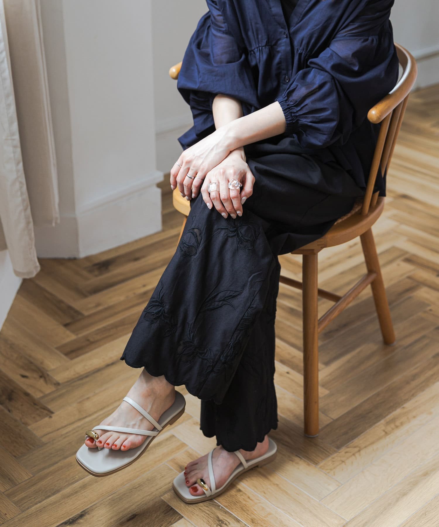 【アーバンリサーチ ドアーズ/URBAN RESEARCH DOORS】のエンブロイダリーレースイージーパンツ インテリア・キッズ・メンズ・レディースファッション・服の通販 founy(ファウニー) 　ファッション　Fashion　レディースファッション　Fashion for Women　パンツ　Pants & Trousers　2026年　2026　2026春夏・S/S　Spring/Summer 2026 SS26　おすすめ　Recommended / Our Picks　インド　Indian Textile　ストレート　Straight, Straight Cut　バランス　Balance, Style Balance　リラックス　Relax, Relaxed Fit　ルーズ　Loose, Oversized　レース　Lace, Lace Fabric　ワイド　Wide, Wide Fit　エレガント 上品　Elegant　夏　Summer　S/S・春夏　SS, Spring/Summer, Warm Season　ブラック|ID: prp329100004992540 ipo3291000000037389386