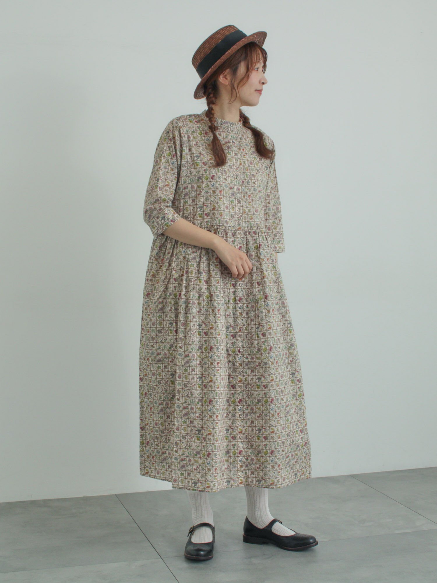 【サマンサモスモス/Samansa Mos2】の【LIBERTY FABRICS】Botanical Language柄ワンピース インテリア・キッズ・メンズ・レディースファッション・服の通販 founy(ファウニー) 　ファッション　Fashion　レディースファッション　Fashion for Women　ワンピース　Dresses　カラフル　Colorful Design　ギャザー　Gathered, Ruffled　クラシカル　Classical, Vintage-Inspired　スカーフ　Scarf, Neckwear　スタンド　Stand Collar, Upright Stand　別注　Limited Edition, Custom Order　羽織　Haori, Light Jacket　キナリ|ID: prp329100004992674 ipo3291000000037390895
