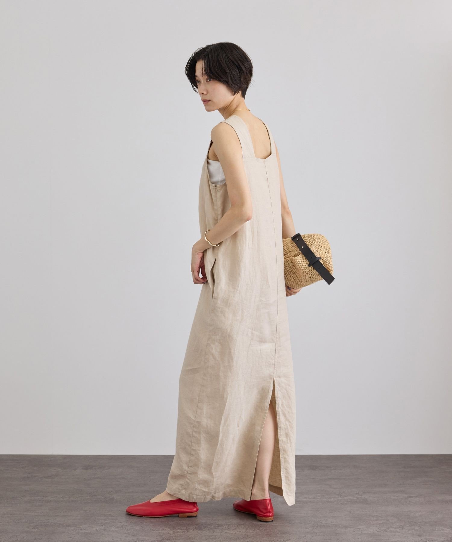 【サロン アダム エ ロペ/SALON adam et rope'】のリネンツイルスクエアーネックジャンパースカート インテリア・キッズ・メンズ・レディースファッション・服の通販 founy(ファウニー) 　ファッション　Fashion　レディースファッション　Fashion for Women　スカート　Skirts　アクセサリー　Fashion Accessories　インナー　Innerwear　洗える　Machine Washable　スリット　Slit, Slit Detail　セットアップ　Set-Up, Coordinated Outfit　ツイル　Twist, Twisted Detail　ノースリーブ　Sleeveless, No-Sleeve　ブルゾン　Blouson, Bomber Jacket　ポケット　Pocket, Pocket Detail　リネン　Linen, Linen Fabric　ロング　Long, Long-Length　おすすめ　Recommended / Our Picks　夏　Summer　ベージュ(27)|ID: prp329100004992675 ipo3291000000037391078