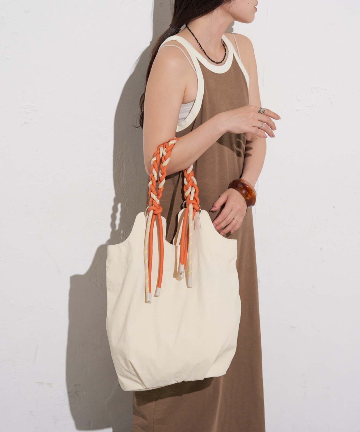 【チャオパニックティピー/CIAOPANIC TYPY】の【大容量/軽量】撥水ナイロンロープハンドルトートBAG インテリア・キッズ・メンズ・レディースファッション・服の通販 founy(ファウニー) 　ファッション　Fashion　レディースファッション　Fashion for Women　バッグ　Bags　おすすめ　Recommended / Our Picks　ベーシック　Basic, Essential　ポケット　Pocket, Pocket Detail　傘　Umbrella, Parasol　軽量　Lightweight, Ultra Light　アイボリー|ID: prp329100004992691 ipo3291000000037392026