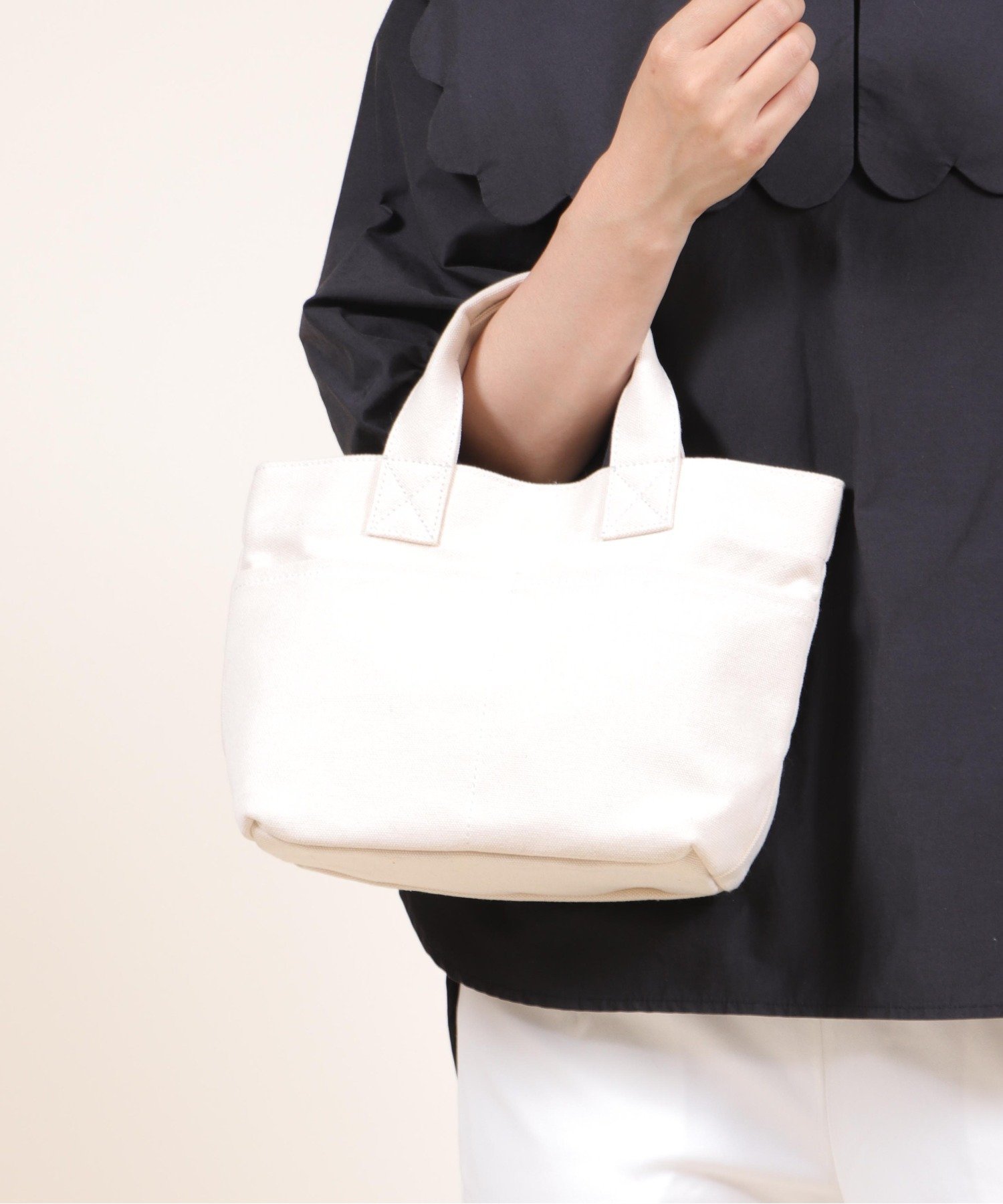 【ユナイテッド ベース/UNITED BASE】のUNITED BASE/バッグ インテリア・キッズ・メンズ・レディースファッション・服の通販 founy(ファウニー) 　ファッション　Fashion　レディースファッション　Fashion for Women　バッグ　Bags　iPhone アイフォーン　iPhone　おすすめ　Recommended / Our Picks　キャンバス　Canvas, Canvas Fabric　シンプル　Simple, Minimal　スマホ　Smartphone, Mobile Device　ポケット　Pocket, Pocket Detail　マグネット　Magnet, Magnetic Closure　ビジネス 仕事 通勤　Business / Work / Commuting　ナチュラル|ID: prp329100004992717 ipo3291000000037392213