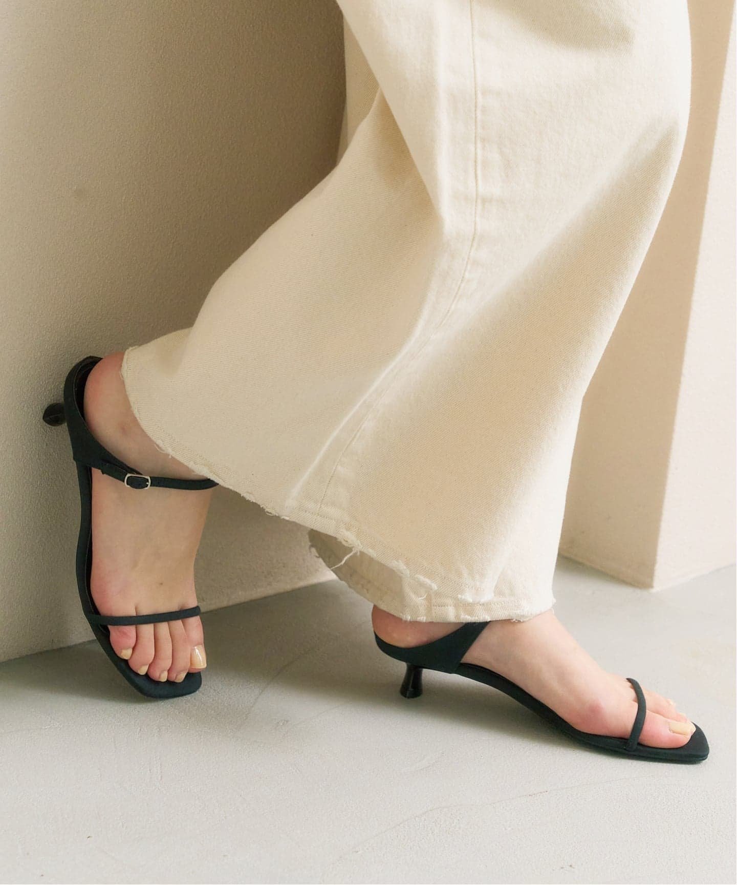 【ル タロン/Le Talon】の3.5cmWストラップサンダル インテリア・キッズ・メンズ・レディースファッション・服の通販 founy(ファウニー) 　ファッション　Fashion　レディースファッション　Fashion for Women　ストラップサンダル　Strappy Sandals, Strap Sandals　バランス　Balance, Style Balance　プレート　Plate, Dish　モダン　Modern, Contemporary　ラップ　Wrap, Wrap Design　人気　Popular, Best Seller　ブラック C|ID: prp329100004992740 ipo3291000000037392331