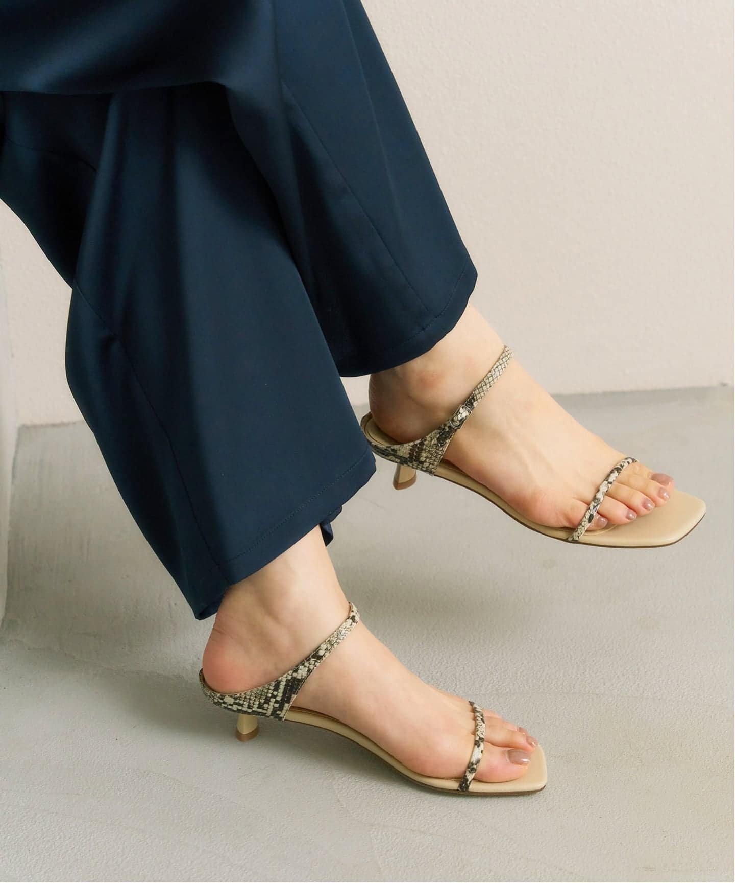 【ル タロン/Le Talon】の3.5cmWストラップサンダル インテリア・キッズ・メンズ・レディースファッション・服の通販 founy(ファウニー) 　ファッション　Fashion　レディースファッション　Fashion for Women　ストラップサンダル　Strappy Sandals, Strap Sandals　バランス　Balance, Style Balance　プレート　Plate, Dish　モダン　Modern, Contemporary　ラップ　Wrap, Wrap Design　人気　Popular, Best Seller　ベージュ B|ID: prp329100004992740 ipo3291000000037392333