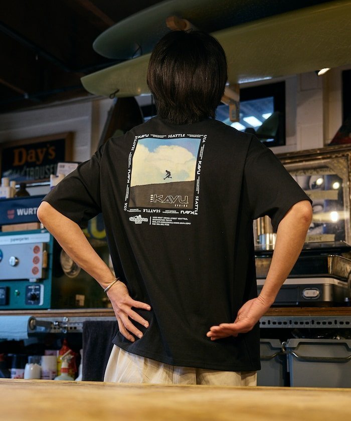 【フリークスストア/FREAK'S STORE】のKAVU×FREAK S STORE/カブー 別注 ビッグシルエット バックフォトプリント Tシャツ / HIKER 【限定展開】 インテリア・キッズ・メンズ・レディースファッション・服の通販 founy(ファウニー) 　ファッション　Fashion　メンズファッション　Fashion for Men　アウトドア　Outdoor Clothing　カーゴパンツ　Cargo Pants, Utility Pants　ショーツ　Shorts, Short Pants　スタイリッシュ　Stylish, Fashionable　デニム　Denim, Jeans Material　トレンド　Trend, Trending Now　定番　Standard, Basic Item　人気　Popular, Best Seller　ビッグ　Big, Oversized　ボトム　Bottoms, Lower Wear　別注　Limited Edition, Custom Order　リラックス　Relax, Relaxed Fit　ワイド　Wide, Wide Fit　ワンポイント　One Point, Statement Accent　S/S・春夏　SS, Spring/Summer, Warm Season　おすすめ　Recommended / Our Picks　夏　Summer　2026年　2026　2026春夏・S/S　Spring/Summer 2026 SS26　ブラック|ID: prp329100004992825 ipo3291000000037393524