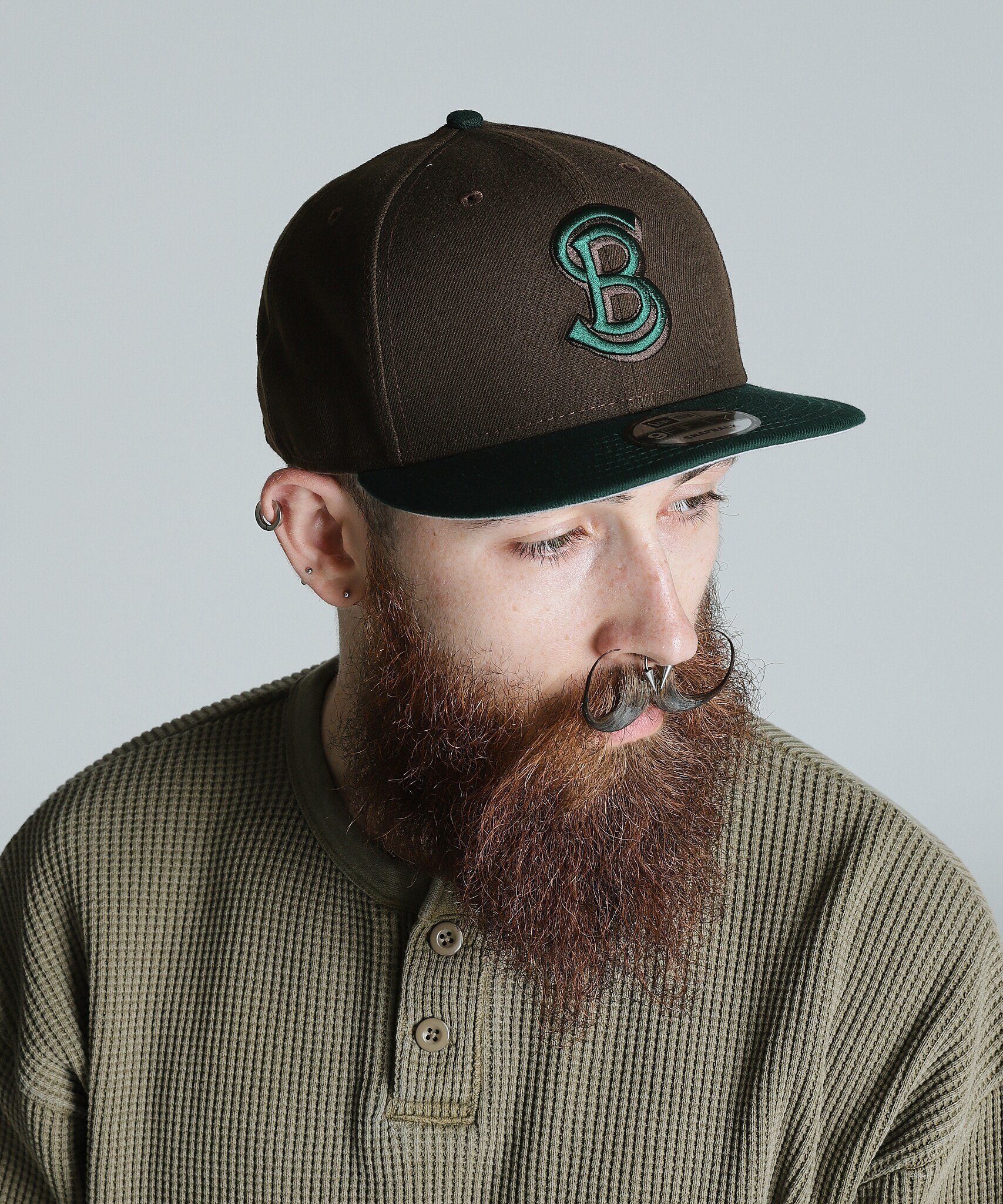 【ショット/Schott / MEN】の×NEWERA/ショット×ニューエラ/9FIFTY SNAP BACK CAP TYPE SB / SBキャップ インテリア・キッズ・メンズ・レディースファッション・服の通販 founy(ファウニー) 　ファッション　Fashion　メンズファッション　Fashion for Men　キャップ　Cap, Baseball Cap　クラウン　Crown, Royal Motif　クラシック　Classic, Timeless Style　ジャケット　Jacket, Outerwear　スタッズ　Studs, Metal Accents　チェック　Check, Plaid, Tartan　ニューヨーク　New York, NYC Style　人気　Popular, Best Seller　フロント　Front, Front Design　ライダース　Riders　ライダースジャケット　Riders, Biker Jacket　ブラウン|ID: prp329100004992849 ipo3291000000037393637