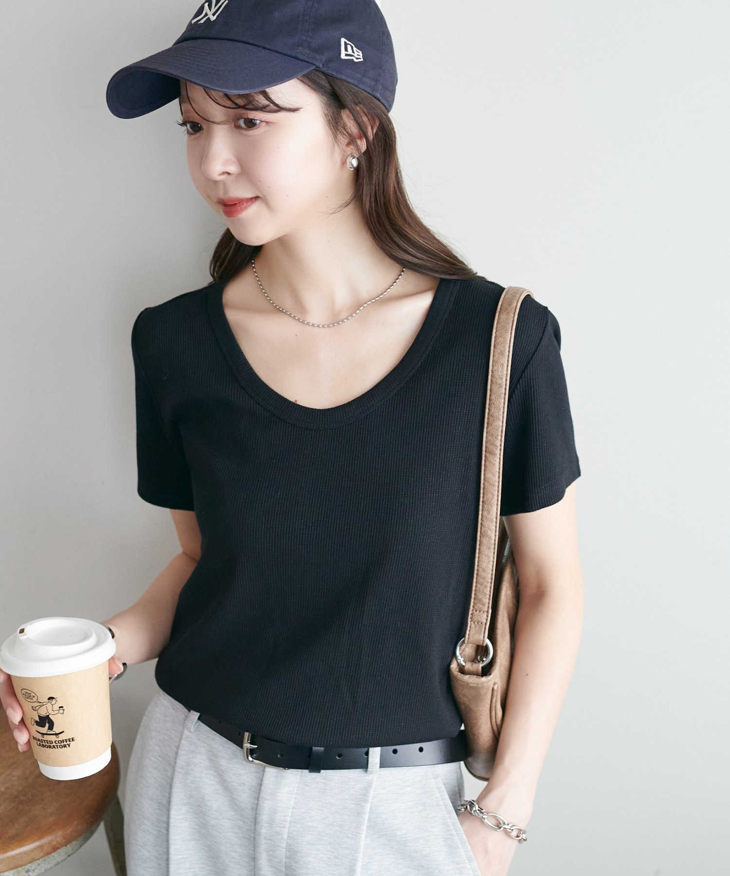 【ディスコート/Discoat】の【WEB限定】ラメリブコンパクトUネックTシャツ インテリア・キッズ・メンズ・レディースファッション・服の通販 founy(ファウニー) 　ファッション　Fashion　レディースファッション　Fashion for Women　トップス・カットソー　Cut & Sew Tops　シャツ・ブラウス・オフィスカジュアル　Elegant Blouses & Button-Ups　ロングTシャツ・Tシャツ　Longline T-Shirts & Tees　おすすめ　Recommended / Our Picks　インナー　Innerwear　カーディガン　Cardigan, Knitwear　キャミワンピース　Cami Dress, Slip Dress　コンパクト　Compact, Small Size　サロペット　Overalls, Salopette　ジャケット　Jacket, Outerwear　デニム　Denim, Jeans Material　フィット　Fit, Slim Fit　ロング　Long, Long-Length　エレガント 上品　Elegant　ブラック|ID: prp329100004992908 ipo3291000000037394241