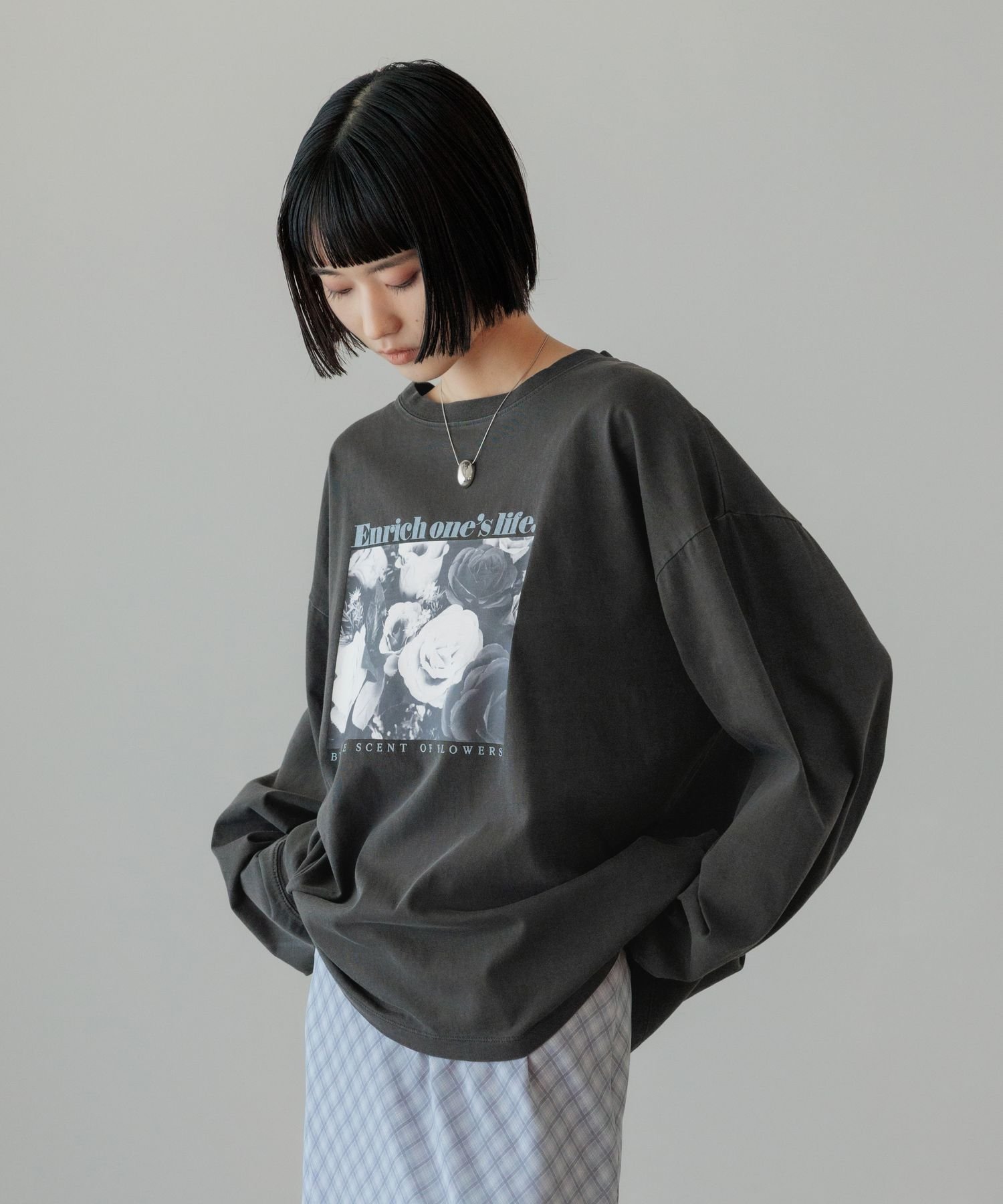 【ローリーズファーム/LOWRYS FARM】のロゴフォトロンT インテリア・キッズ・メンズ・レディースファッション・服の通販 founy(ファウニー) 　ファッション　Fashion　レディースファッション　Fashion for Women　トップス・カットソー　Cut & Sew Tops　ロングTシャツ・Tシャツ　Longline T-Shirts & Tees　インナー　Innerwear　ジャケット　Jacket, Outerwear　ベーシック　Basic, Essential　ヴィンテージ　Vintage Style　グレー18|ID: prp329100004992911 ipo3291000000037394298