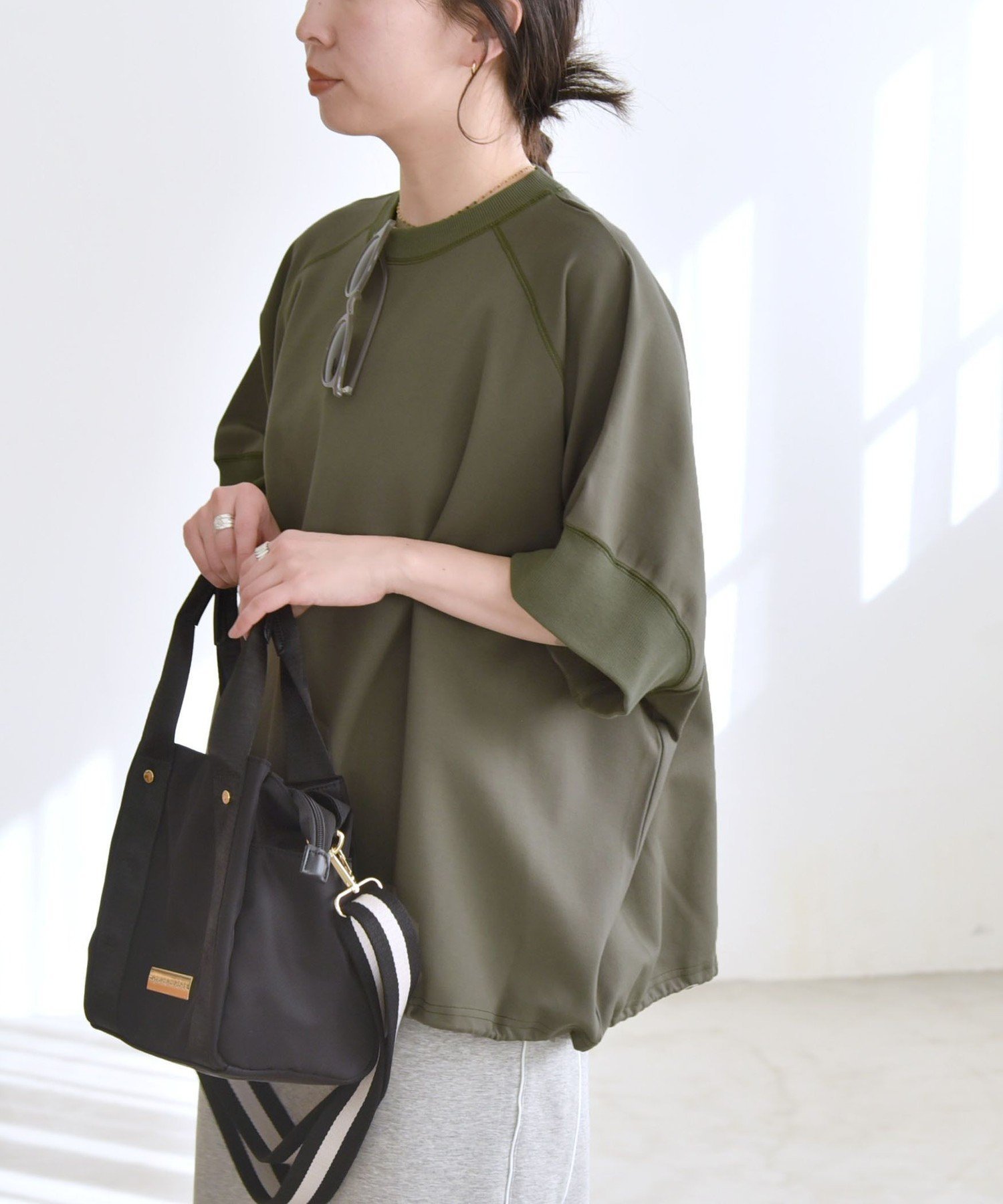 【シップス/SHIPS】のquaranciel 洗濯機可能 ライト ポンチ ハーフスリーブ ドロスト ルーズ TEE インテリア・キッズ・メンズ・レディースファッション・服の通販 founy(ファウニー) 　ファッション　Fashion　レディースファッション　Fashion for Women　アクセサリー　Fashion Accessories　洗える　Machine Washable　カットソー　Cut and Sewn Top　スウェット / スエット　Sweatshirt, Sweatwear　スリーブ　Sleeve, Long Sleeve / Short Sleeve　デニム　Denim, Jeans Material　人気　Popular, Best Seller　ハーフ　Half, Half-Length　ルーズ　Loose, Oversized　おすすめ　Recommended / Our Picks　夏　Summer　エレガント 上品　Elegant　2025年　2025　2025春夏・S/S　Spring/Summer 2025 SS25　カーキ|ID: prp329100004992913 ipo3291000000037394310