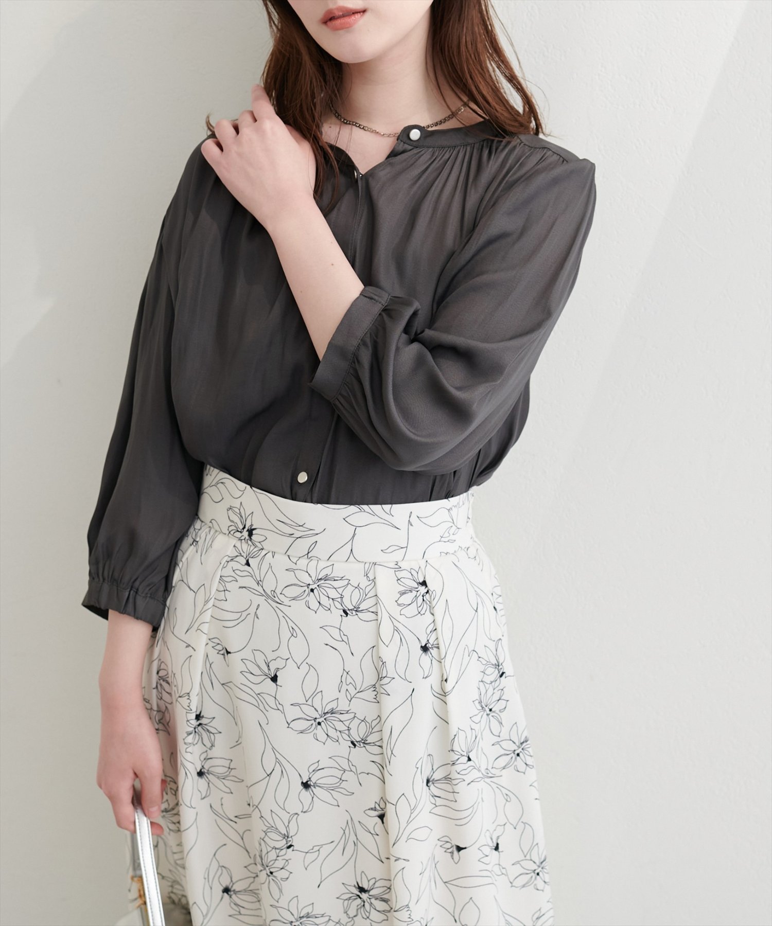 【ナチュラルクチュール/natural couture】のとろみサテン7分袖ブラウス インテリア・キッズ・メンズ・レディースファッション・服の通販 founy(ファウニー) 　ファッション　Fashion　レディースファッション　Fashion for Women　トップス・カットソー　Cut & Sew Tops　シャツ・ブラウス・オフィスカジュアル　Elegant Blouses & Button-Ups　カーディガン　Cardigan, Knitwear　ギャザー　Gathered, Ruffled　サテン　Satin, Glossy Fabric　ジャケット　Jacket, Outerwear　とろみ　Fluid, Flowy Fabric　デニム　Denim, Jeans Material　フレア　Flare, Flared　マーメイド　Mermaid, Fishtail Silhouette　ロング　Long, Long-Length　再入荷　Restock / Back in Stock　2026年　2026　2026春夏・S/S　Spring/Summer 2026 SS26　チャコールグレー|ID: prp329100004992916 ipo3291000000037394331