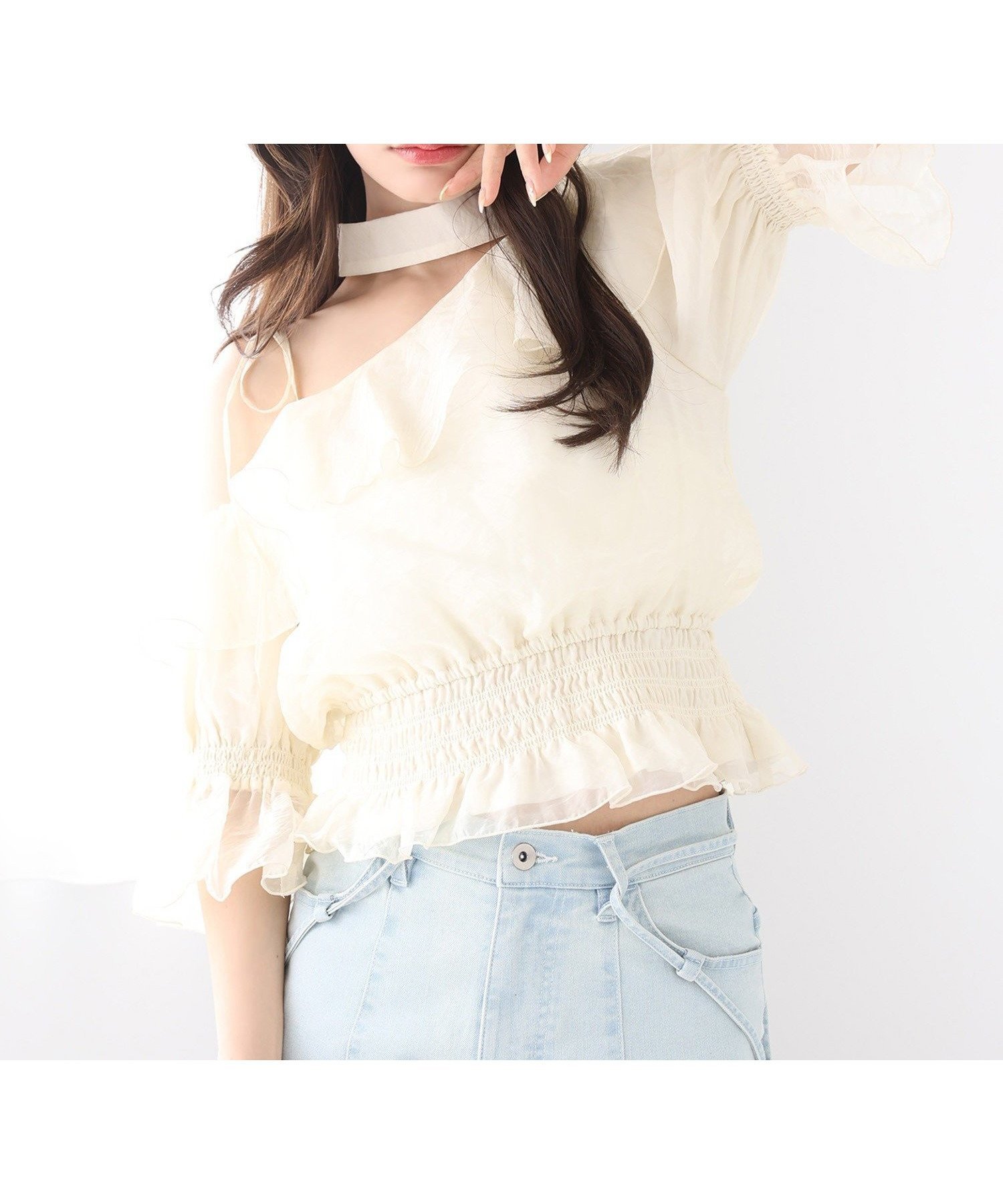 【ナイスクラップ/NICE CLAUP】の【ウォッシャブル】2WAYワンショルフリル半袖ブラウス インテリア・キッズ・メンズ・レディースファッション・服の通販 founy(ファウニー) 　ファッション　Fashion　レディースファッション　Fashion for Women　トップス・カットソー　Cut & Sew Tops　シャツ・ブラウス・オフィスカジュアル　Elegant Blouses & Button-Ups　おすすめ　Recommended / Our Picks　ウォッシャブル　Machine Washable　ガーリー　Girly, Feminine Style　デニム　Denim, Jeans Material　トレンド　Trend, Trending Now　フェミニン　Feminine, Girly　フリル　Frill, Ruffle　ペプラム　Peplum, Flared Hem　ミュール　Mule, Backless Shoes　リボン　Ribbon, Bow　半袖　Short Sleeve, Half Sleeve　夏　Summer　春　Spring　アイボリー|ID: prp329100004992919 ipo3291000000037394358