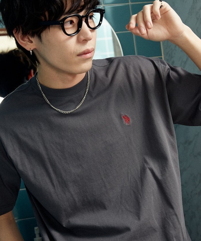【フリークスストア/FREAK'S STORE】の別注 ワンポイント 刺繍 クルーネック Tシャツ 限定展開 インテリア・キッズ・メンズ・レディースファッション・服の通販 founy(ファウニー) 　ファッション　Fashion　レディースファッション　Fashion for Women　トップス・カットソー　Cut & Sew Tops　シャツ・ブラウス・オフィスカジュアル　Elegant Blouses & Button-Ups　ロングTシャツ・Tシャツ　Longline T-Shirts & Tees　2026年　2026　2026春夏・S/S　Spring/Summer 2026 SS26　ユニセックス　Unisex, Genderless　インナー　Innerwear　シンプル　Simple, Minimal　スペシャル　Special, Limited Edition　ルーズ　Loose, Oversized　ロング　Long, Long-Length　ワンポイント　One Point, Statement Accent　別注　Limited Edition, Custom Order　夏　Summer　S/S・春夏　SS, Spring/Summer, Warm Season　チャコールグレー|ID: prp329100004992945 ipo3291000000037394577