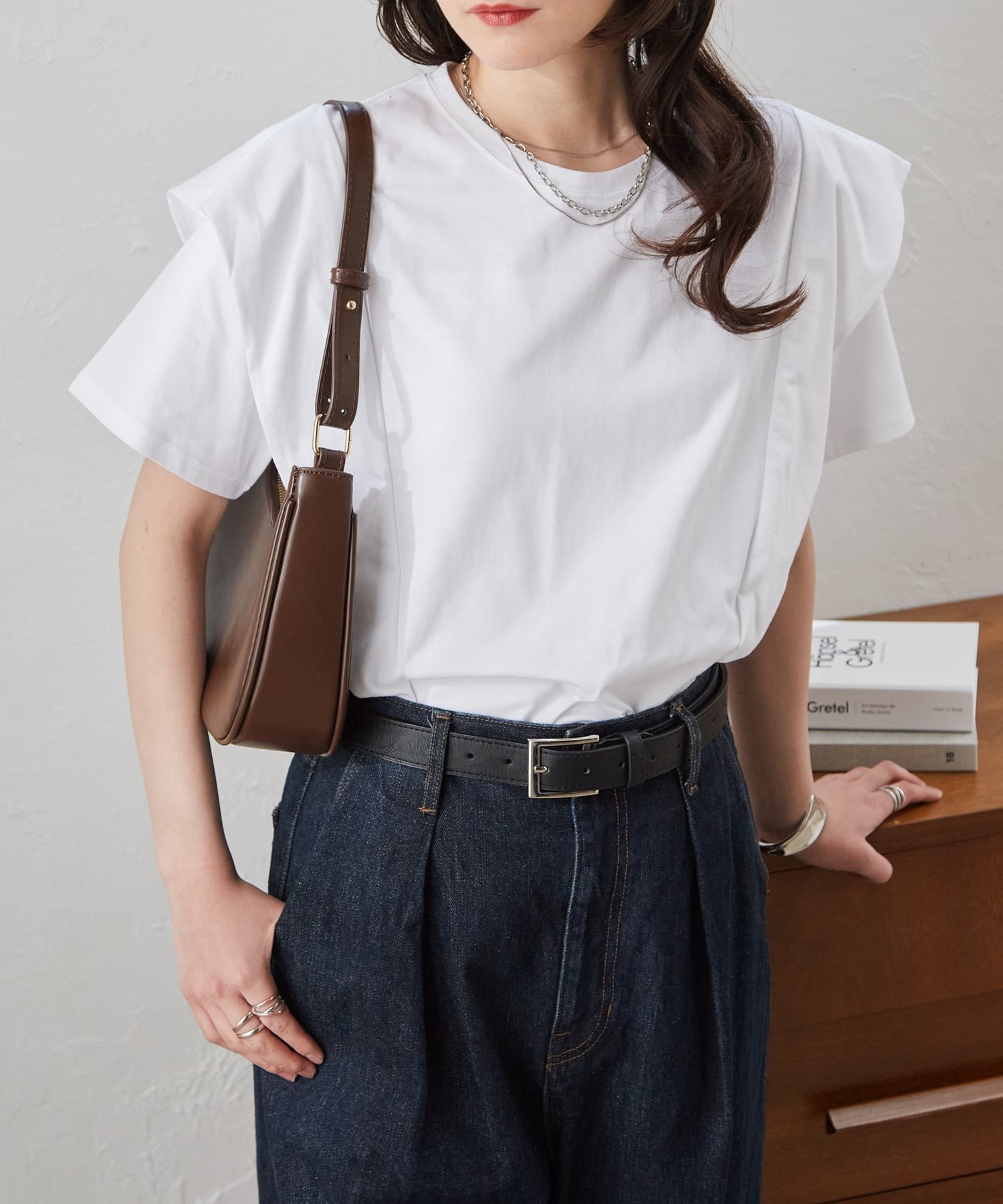 【ラナン/Ranan】のRanan/ラッフルショルダーTシャツ 大人の最旬トレンドファッション＆コーディネート founy(ファウニー) 　ファッション　Fashion　レディースファッション　Fashion for Women　トップス・カットソー　Cut & Sew Tops　シャツ・ブラウス・オフィスカジュアル　Elegant Blouses & Button-Ups　ロングTシャツ・Tシャツ　Longline T-Shirts & Tees　カットソー　Cut and Sewn Top　スタイリッシュ　Stylish, Fashionable　スラックス　Slacks, Dress Pants　デニム　Denim, Jeans Material　トレンド　Trend, Trending Now　フレア　Flare, Flared　ベーシック　Basic, Essential　ボトム　Bottoms, Lower Wear　ポケット　Pocket, Pocket Detail　ワンポイント　One Point, Statement Accent　再入荷　Restock / Back in Stock　おすすめ　Recommended / Our Picks　夏　Summer　 other-1|ID: prp329100004993096 ipo3291000000037395903