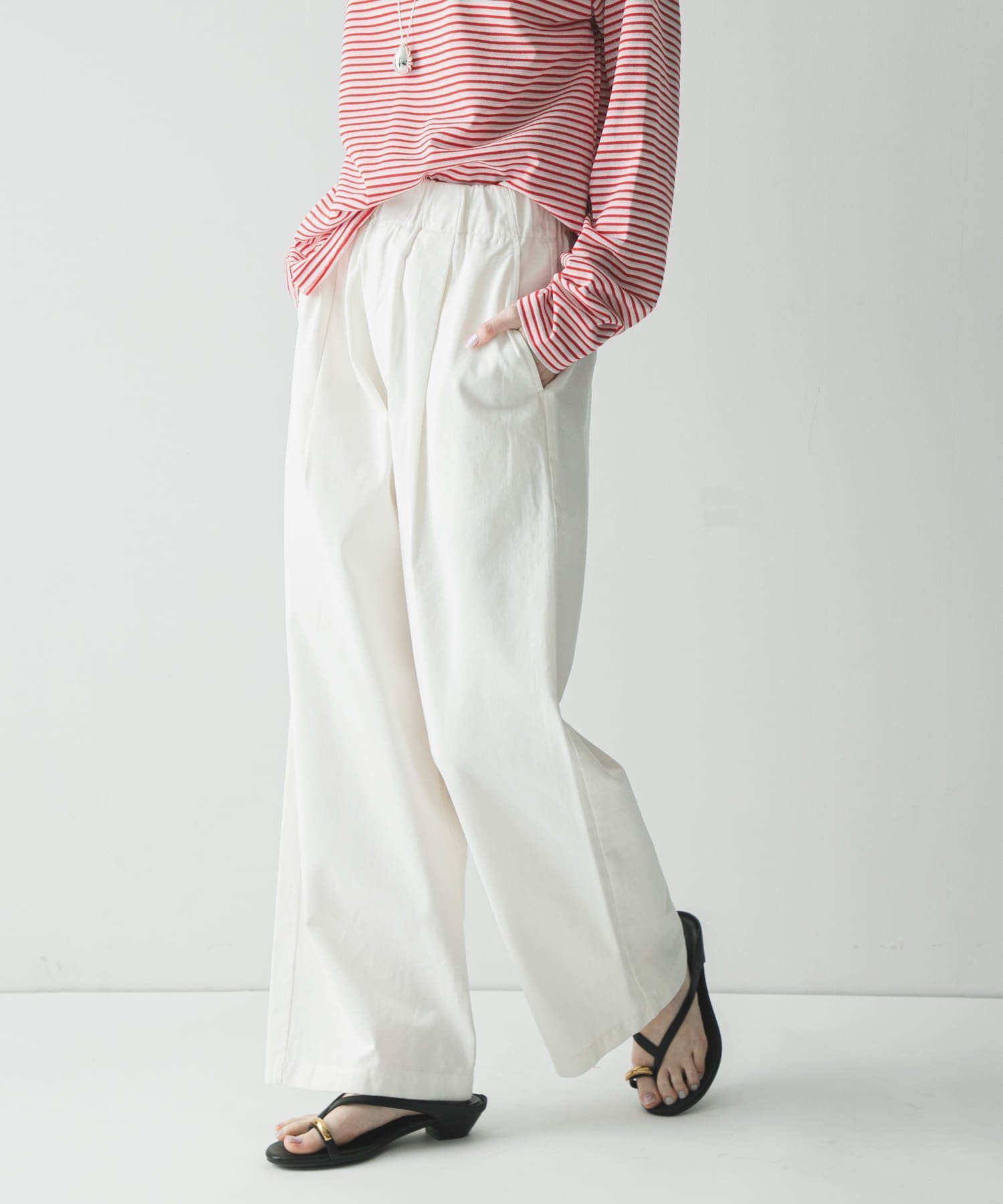 【アーバンリサーチ/URBAN RESEARCH】のチノイージーパンツ インテリア・キッズ・メンズ・レディースファッション・服の通販 founy(ファウニー) 　ファッション　Fashion　レディースファッション　Fashion for Women　パンツ　Pants & Trousers　春　Spring　ギャザー　Gathered, Ruffled　スマート　Smart, Elegant　パターン　Pattern, Design Print　フロント　Front, Front Design　リラックス　Relax, Relaxed Fit　ワイド　Wide, Wide Fit　S/S・春夏　SS, Spring/Summer, Warm Season　夏　Summer　エレガント 上品　Elegant　2026年　2026　2026春夏・S/S　Spring/Summer 2026 SS26　ホワイト|ID: prp329100004993108 ipo3291000000037396052
