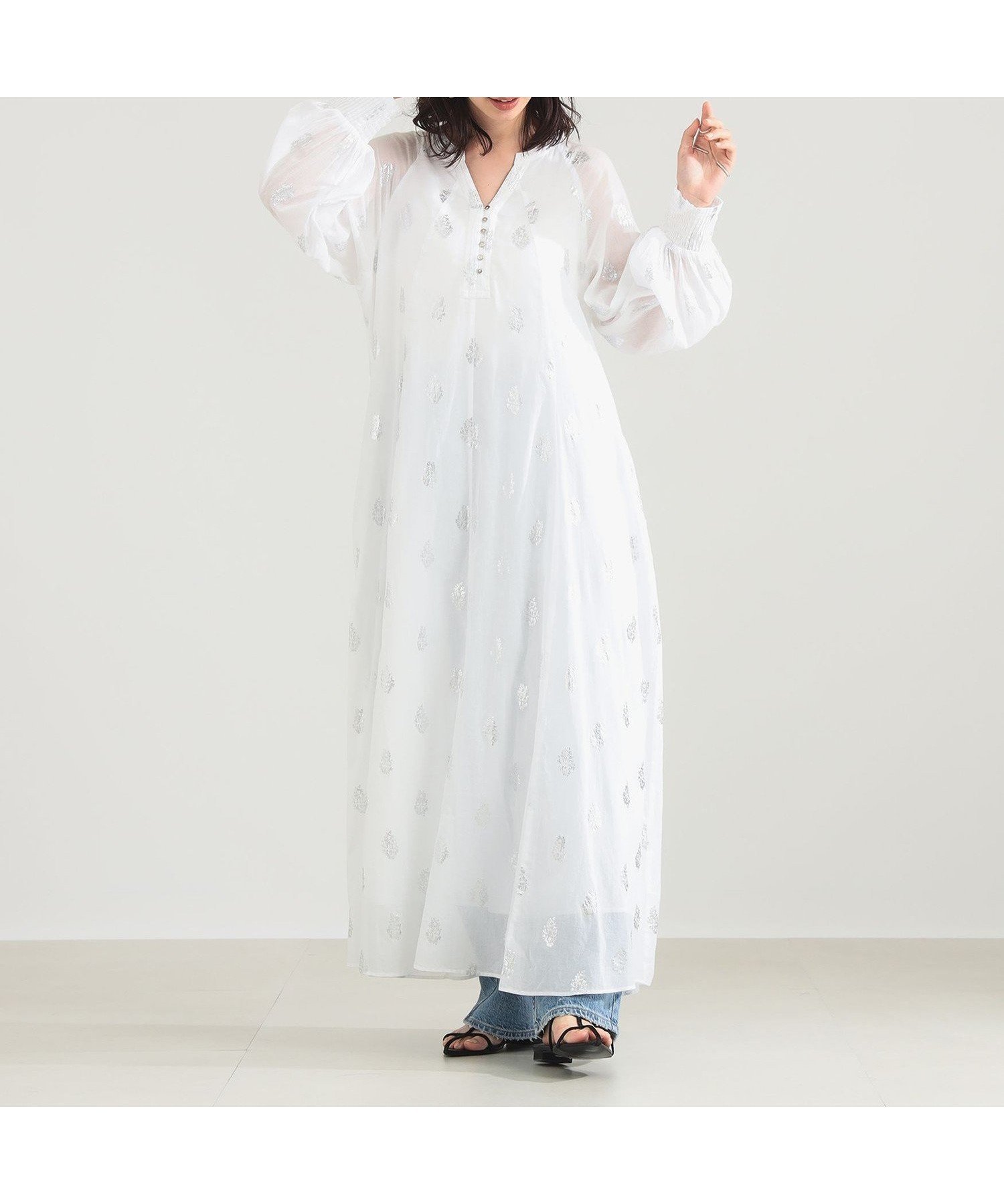 【デミルクス ビームス/Demi-Luxe BEAMS】のne Quittez pas / ボイル フラワー ロングスリーブ ワンピース 26SS インテリア・キッズ・メンズ・レディースファッション・服の通販 founy(ファウニー) 　ファッション　Fashion　レディースファッション　Fashion for Women　ワンピース　Dresses　インド　Indian Textile　厚底　Platform Shoes　くるぶし　Ankle-Length　シアー　Sheer, See-Through　シェイプ　Shape, Slim Fit　シャーリング　Shirring, Ruched　シューズ　Shoes, Footwear　シンプル　Simple, Minimal　スリーブ　Sleeve, Long Sleeve / Short Sleeve　デニム　Denim, Jeans Material　フォルム　Silhouette, Form　フラワー　Flower, Floral　フレア　Flare, Flared　プリント　Print, Printed Pattern　別注　Limited Edition, Custom Order　メタル　Metal, Metal Parts　モダン　Modern, Contemporary　リラックス　Relax, Relaxed Fit　ロング　Long, Long-Length　おすすめ　Recommended / Our Picks　エレガント 上品　Elegant　2026年　2026　2026春夏・S/S　Spring/Summer 2026 SS26　WHITE|ID: prp329100004993299 ipo3291000000037397518