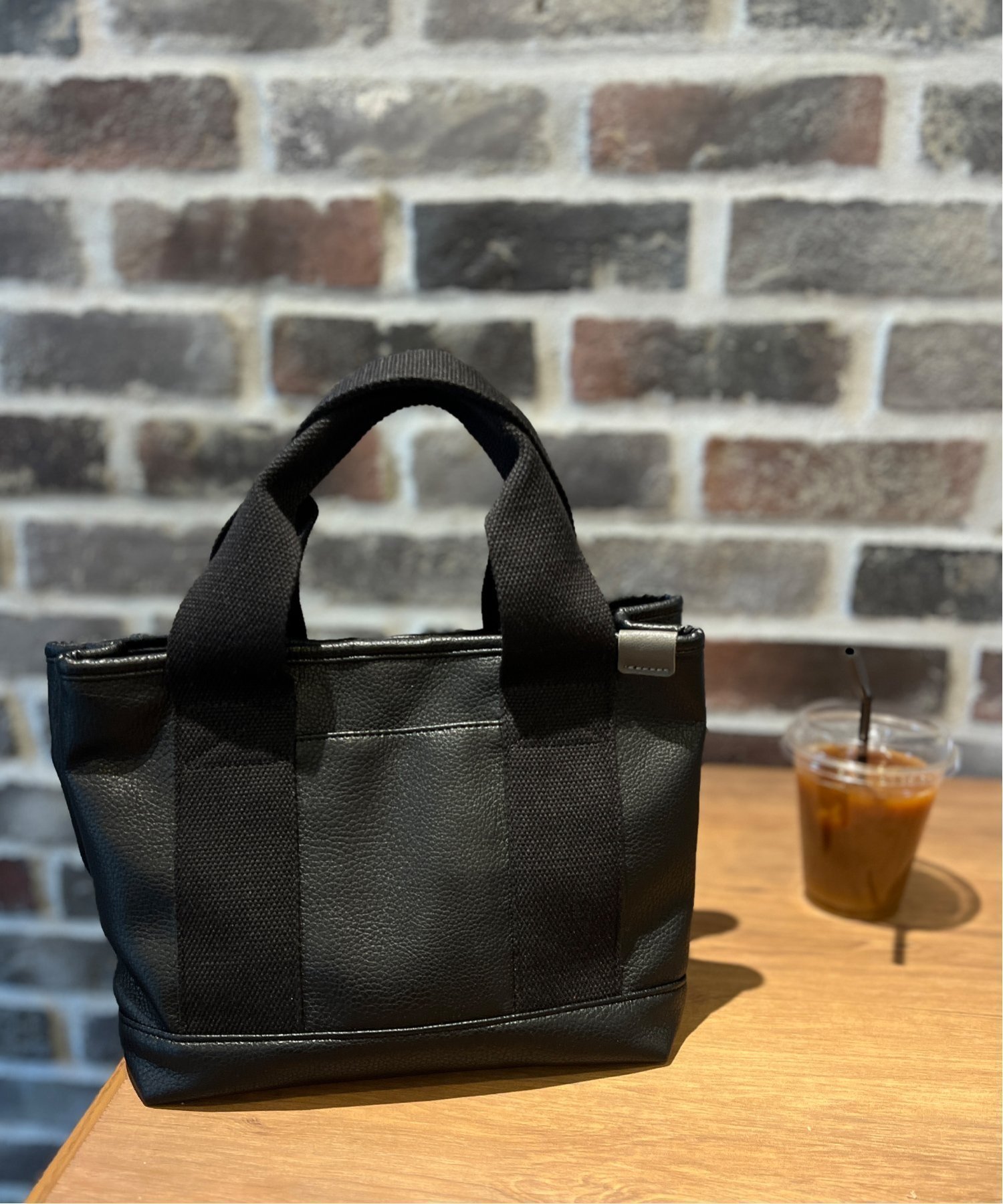 【エルビーシー/LBC】の仕切りミニトートバッグ インテリア・キッズ・メンズ・レディースファッション・服の通販 founy(ファウニー) 　ファッション　Fashion　レディースファッション　Fashion for Women　バッグ　Bags　キャンバス　Canvas, Canvas Fabric　財布　Wallet, Purse　軽量　Lightweight, Ultra Light　ブラック|ID: prp329100004993312 ipo3291000000037397637