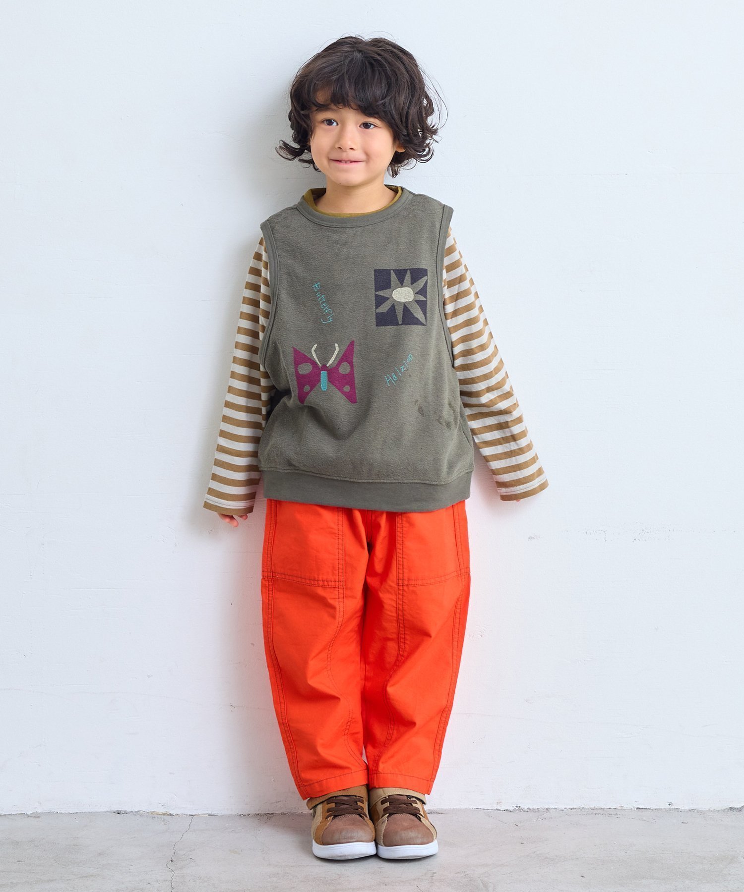 【マーキーズ/MARKEY'S / KIDS】のパイルクルーベスト インテリア・キッズ・メンズ・レディースファッション・服の通販 founy(ファウニー) 　ファッション　Fashion　キッズファッション　Fashion for Kids　吸水　Absorbent, Quick-Dry　タオル　Towel, Bath Towel　手描き　Hand-Drawn, Illustrated　ノースリーブ　Sleeveless, No-Sleeve　バタフライ　Butterfly, Butterfly Motif　バランス　Balance, Style Balance　フラワー　Flower, Floral　フロント　Front, Front Design　プリント　Print, Printed Pattern　ベスト　Vest, Waistcoat　モチーフ　Motif, Design Theme　リラックス　Relax, Relaxed Fit　再入荷　Restock / Back in Stock　チャコール|ID: prp329100004993374 ipo3291000000037398247
